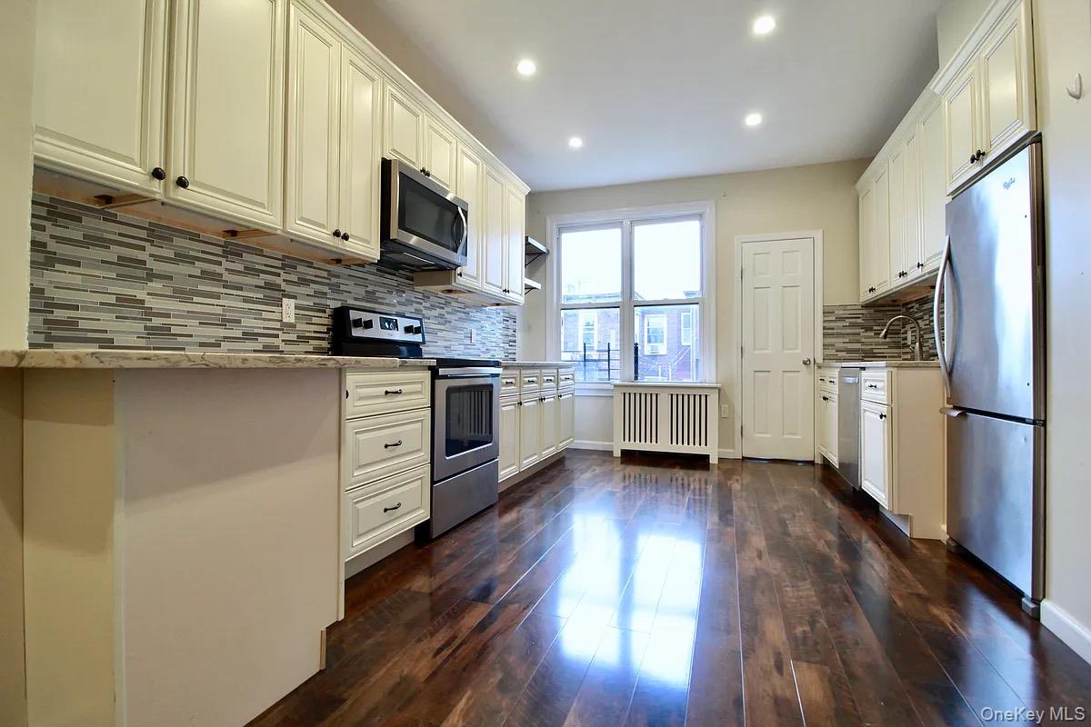 2nd image of 168 Russell St, New York, NY 11222 | MLS# 1028547