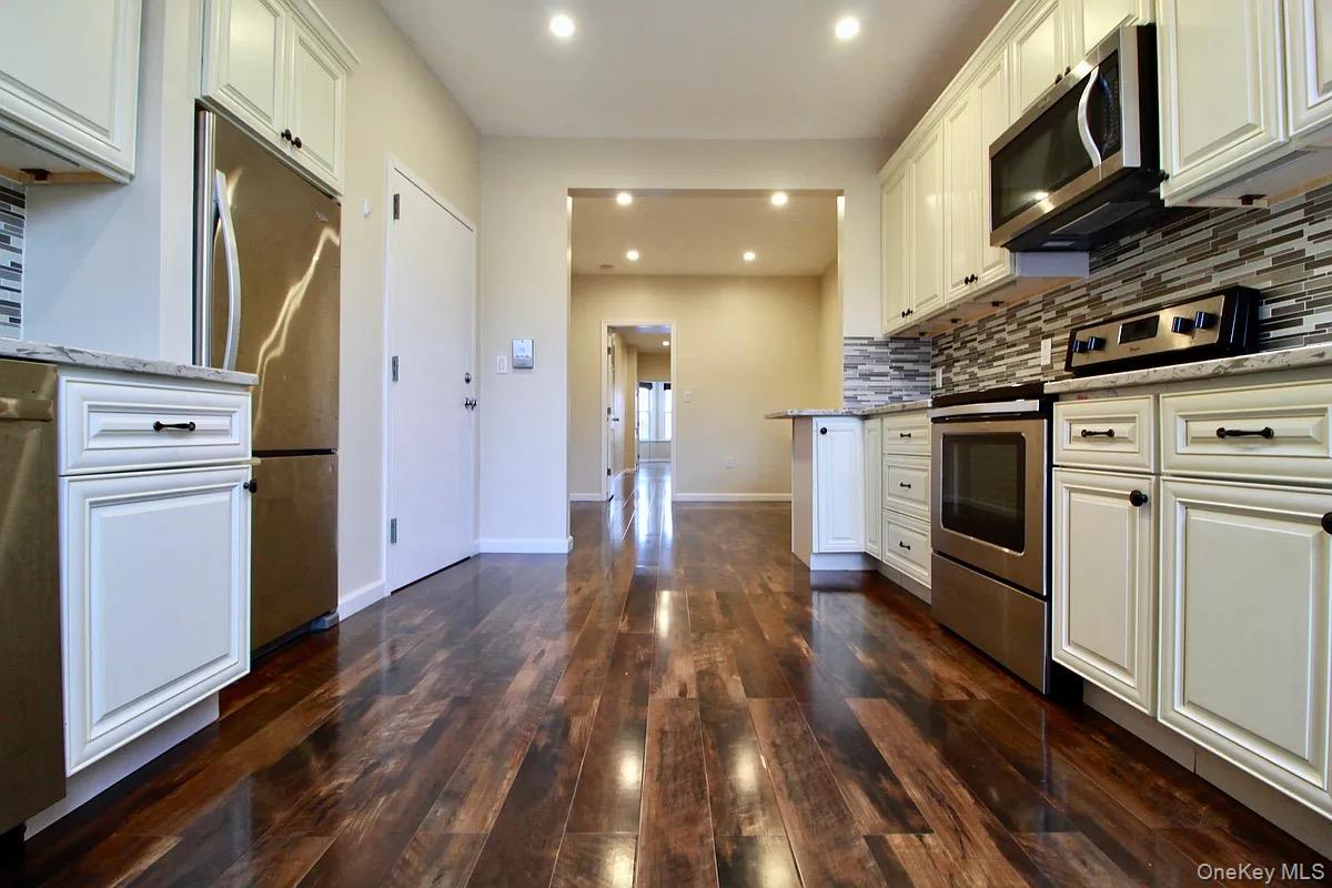 3rd image of 168 Russell St, New York, NY 11222 | MLS# 1028547