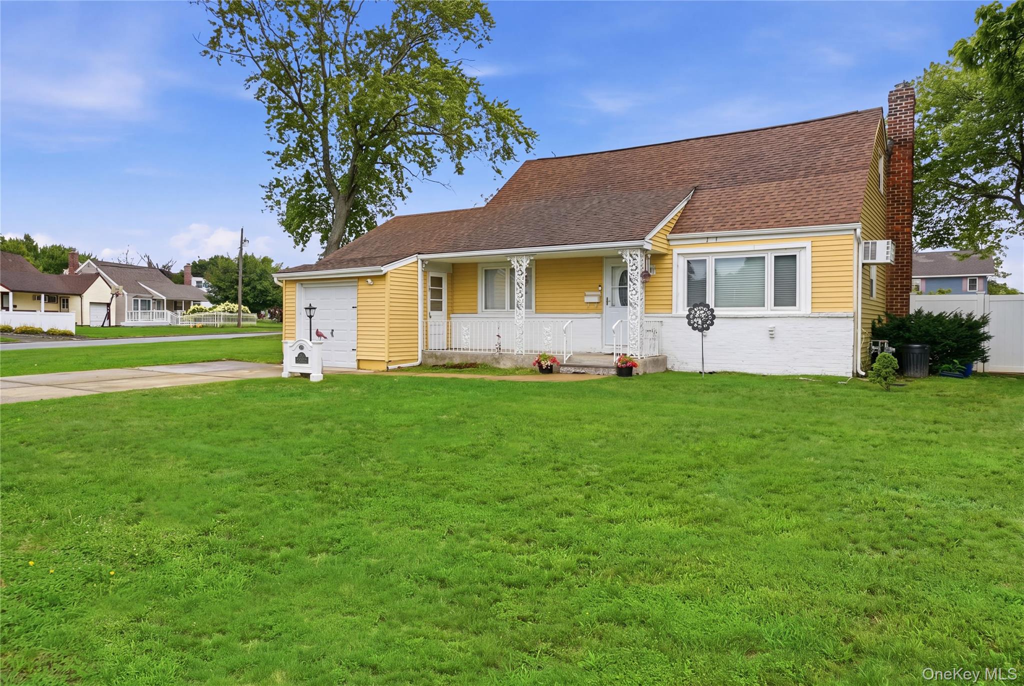 3rd image of 11 Mell Dr, Babylon, NY 11703 | MLS# 1028559