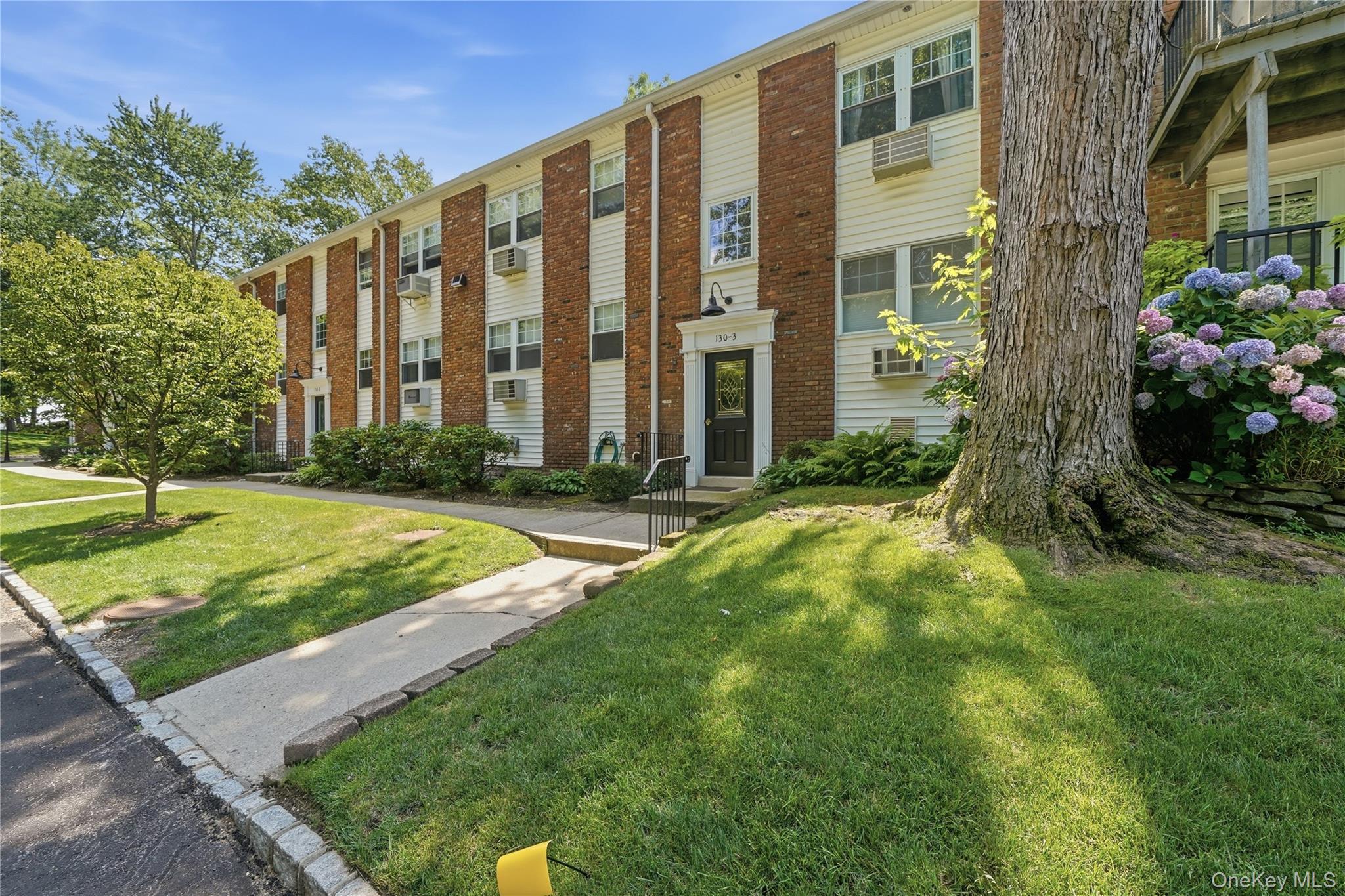 3rd image of 130 Church St #3A, Smithtown, NY 11754 | MLS# 1028560