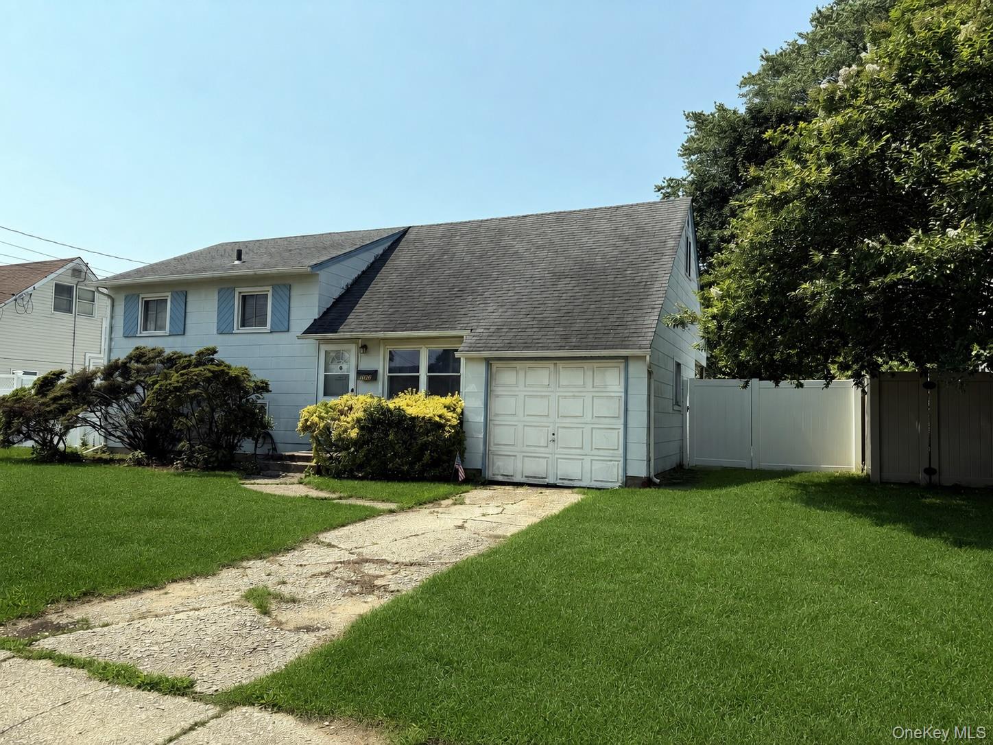 2nd image of 1020 N Niagara Ave, Babylon, NY 11757 | MLS# 1028576