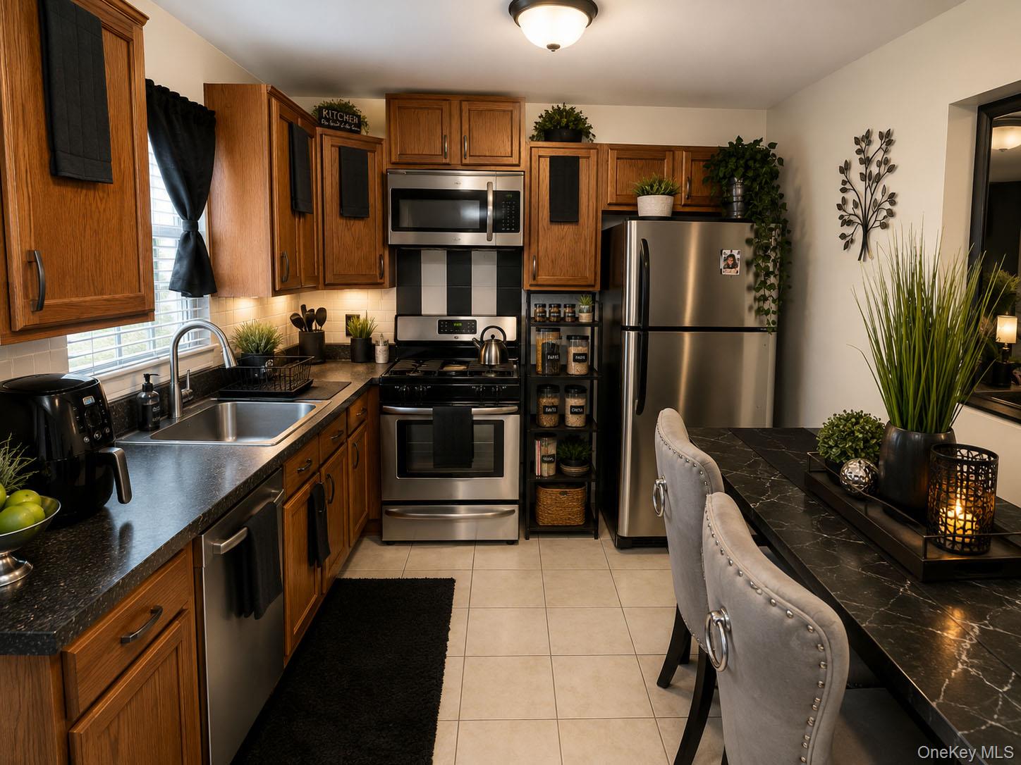4th image of 71 Arlington Pl, Staten Island, NY 10303 | MLS# 1028633
