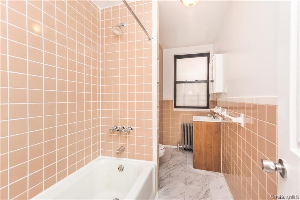 5th image of 204 W 260Th St, Bronx, NY 10471 | MLS# 1028699