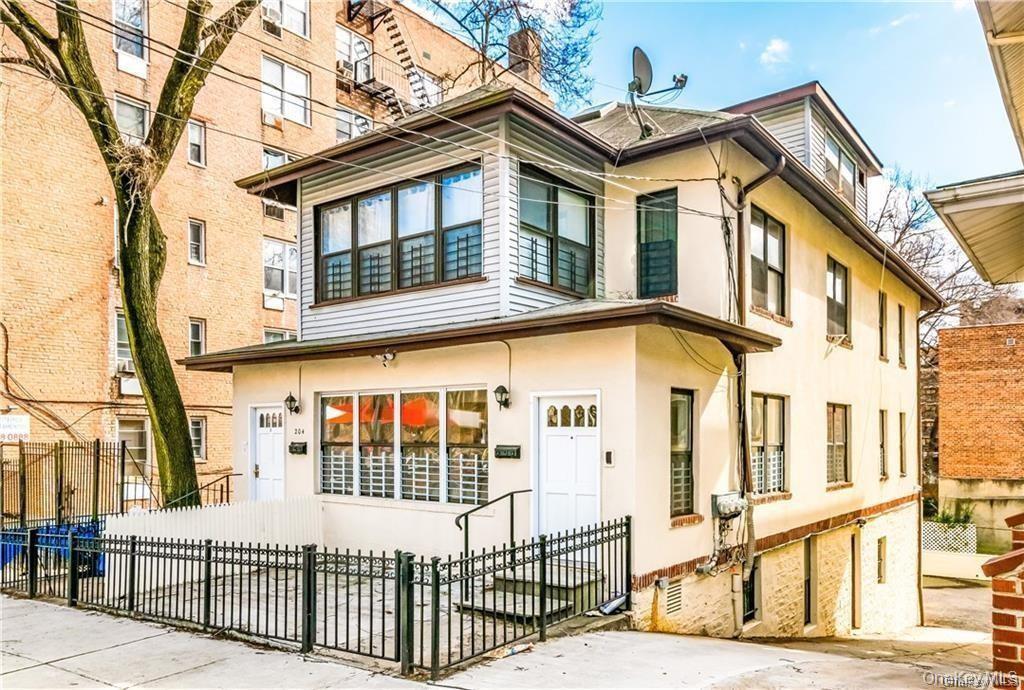 17th image of 204 W 260th St, Bronx, NY 10471 | MLS# 1028699