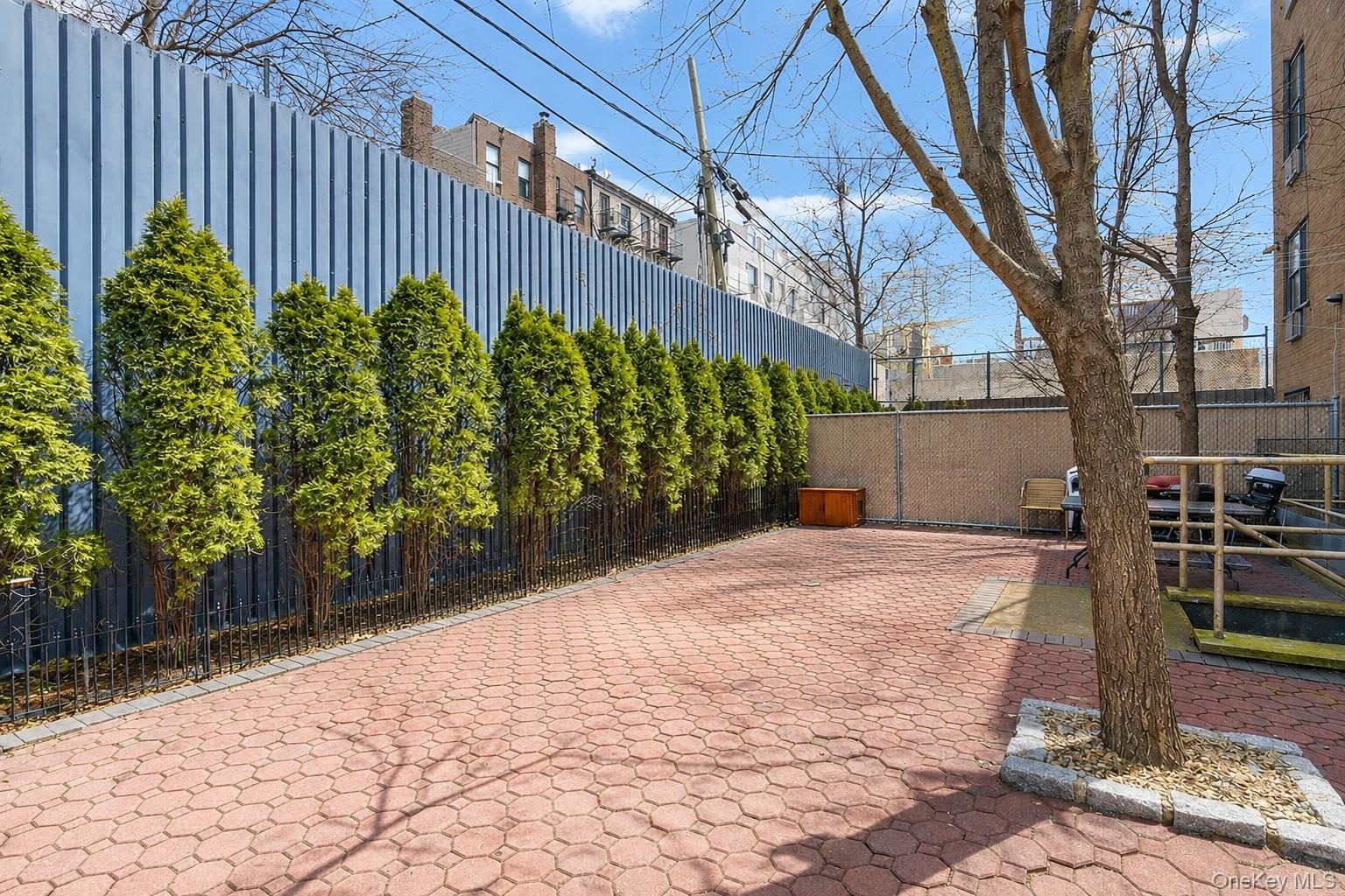 2nd image of 25 Meserole St, Brooklyn, NY 11206