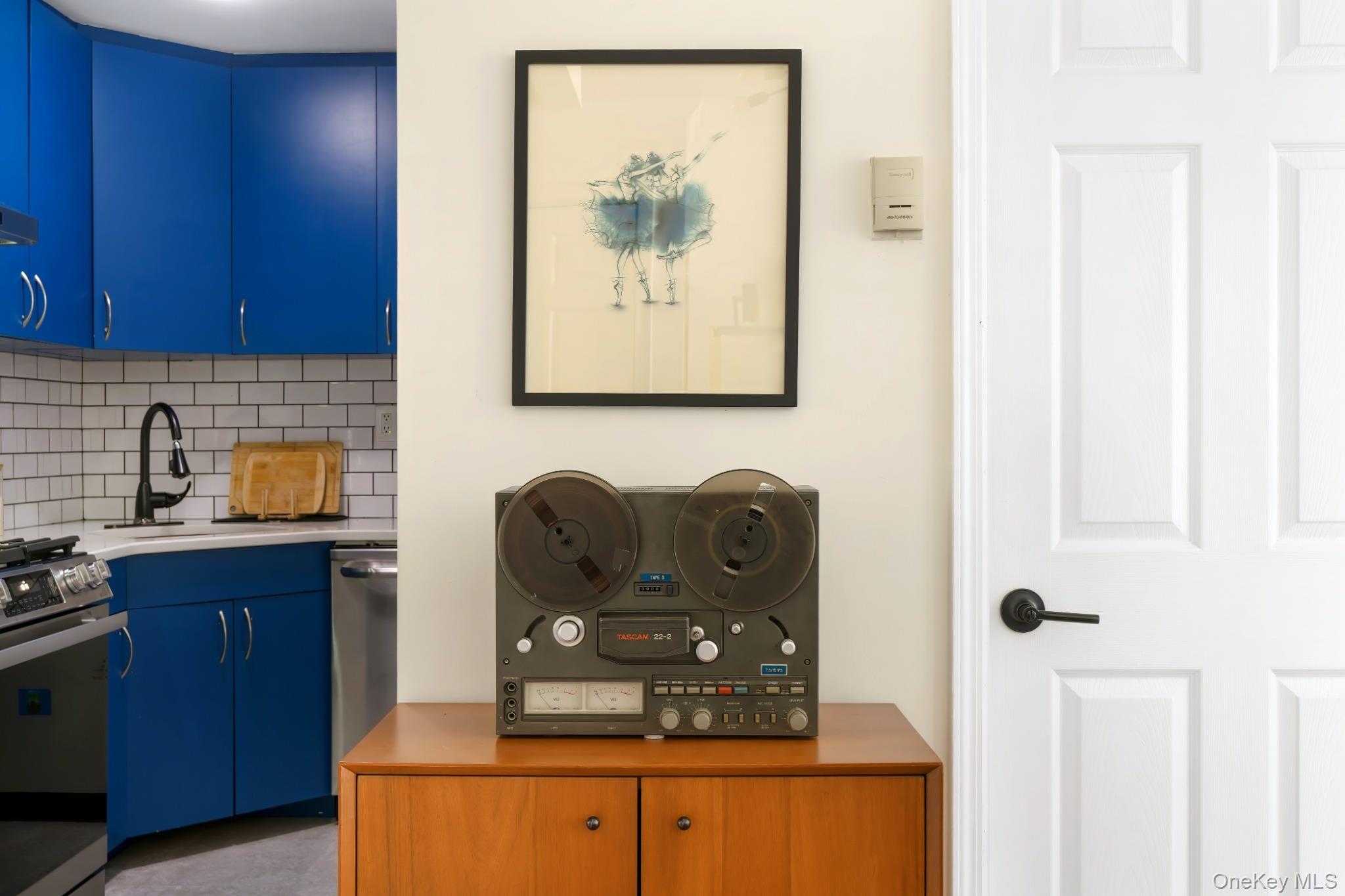 4th image of 25 Meserole St #3R, Brooklyn, NY 11206 | MLS# 1028702