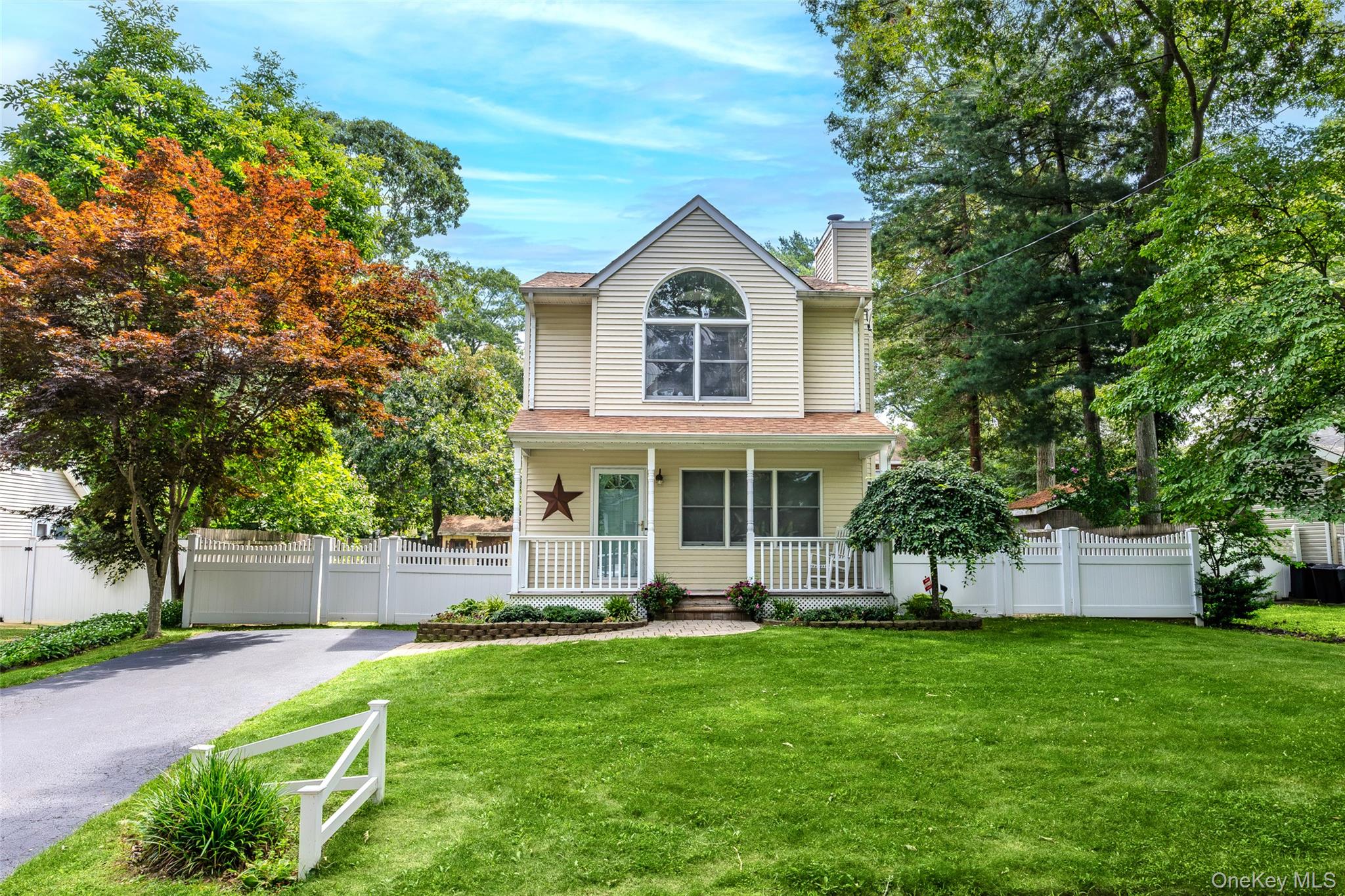 1st image of 28 Roanoke Rd, Sound Beach, NY 11789 | MLS# 1028733