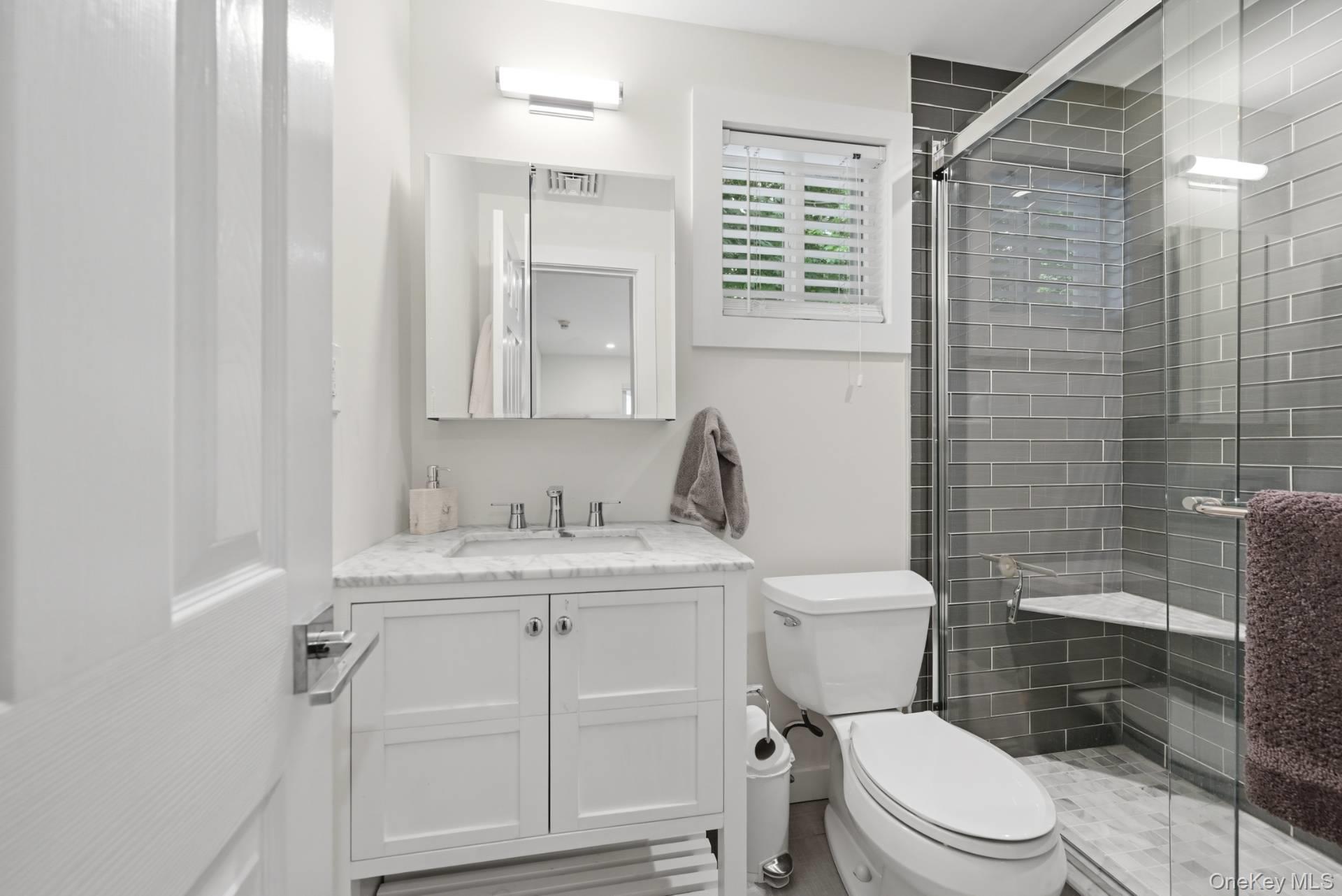 3rd image of 62 Canoe Pl Rd, Southampton, NY 11946