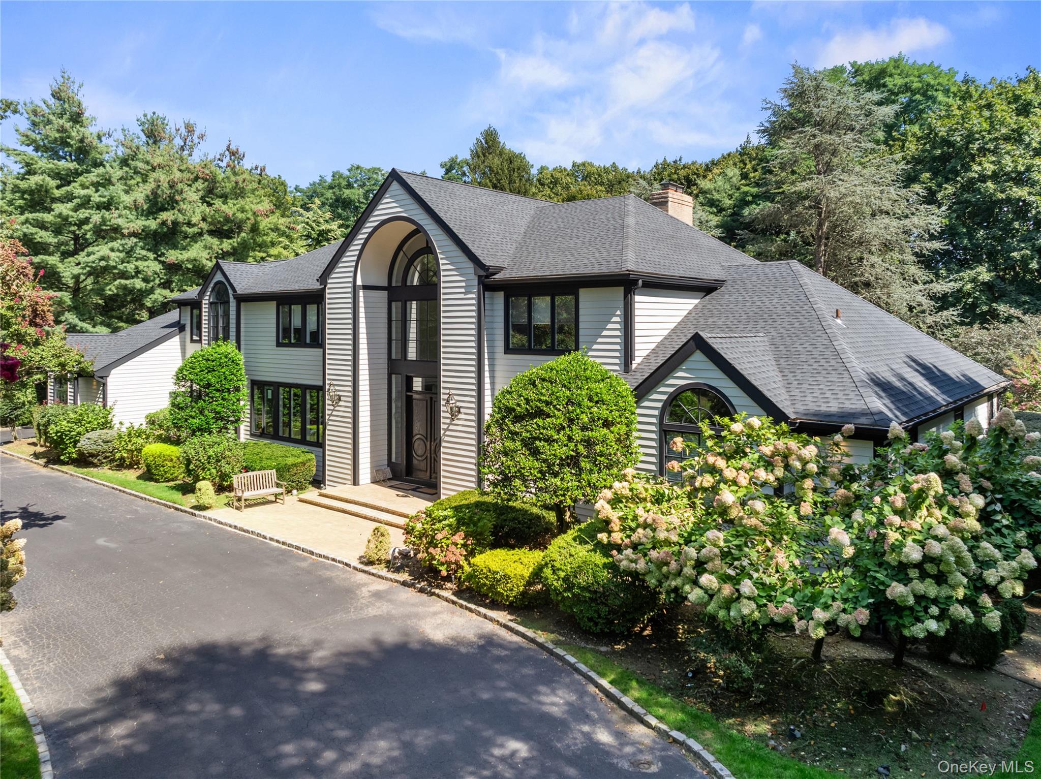 2nd image of 3 Rock Hill Ln, Glen Head, NY 11545 | MLS# 1028751