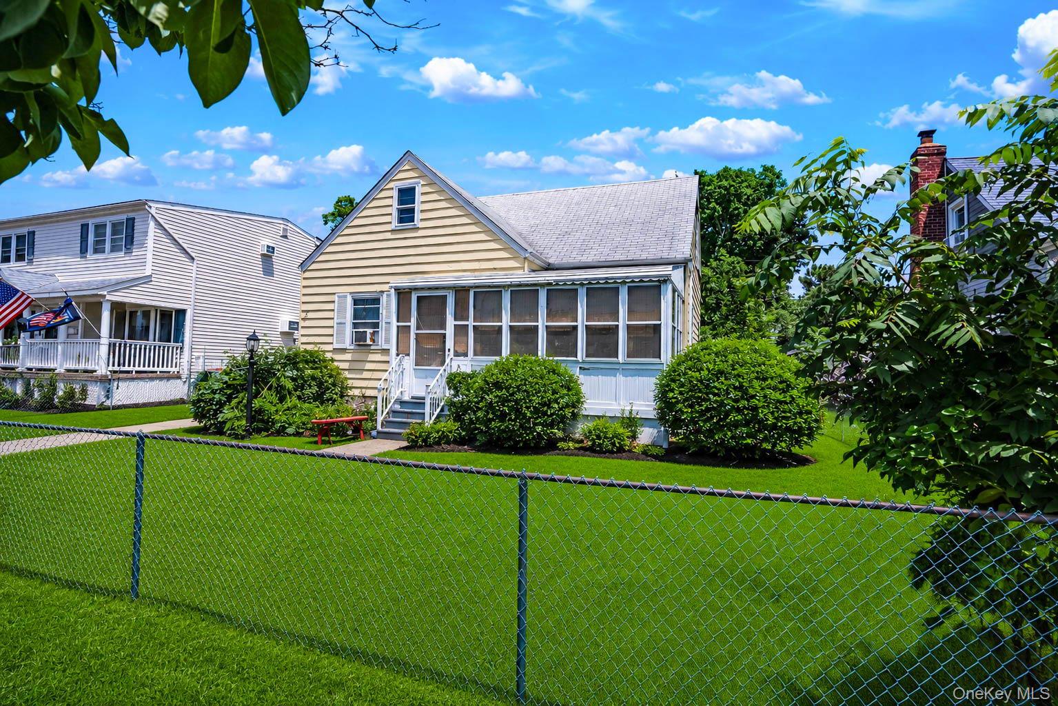5th image of 218 Venetian Blvd, Babylon, NY 11757 | MLS# 1028781