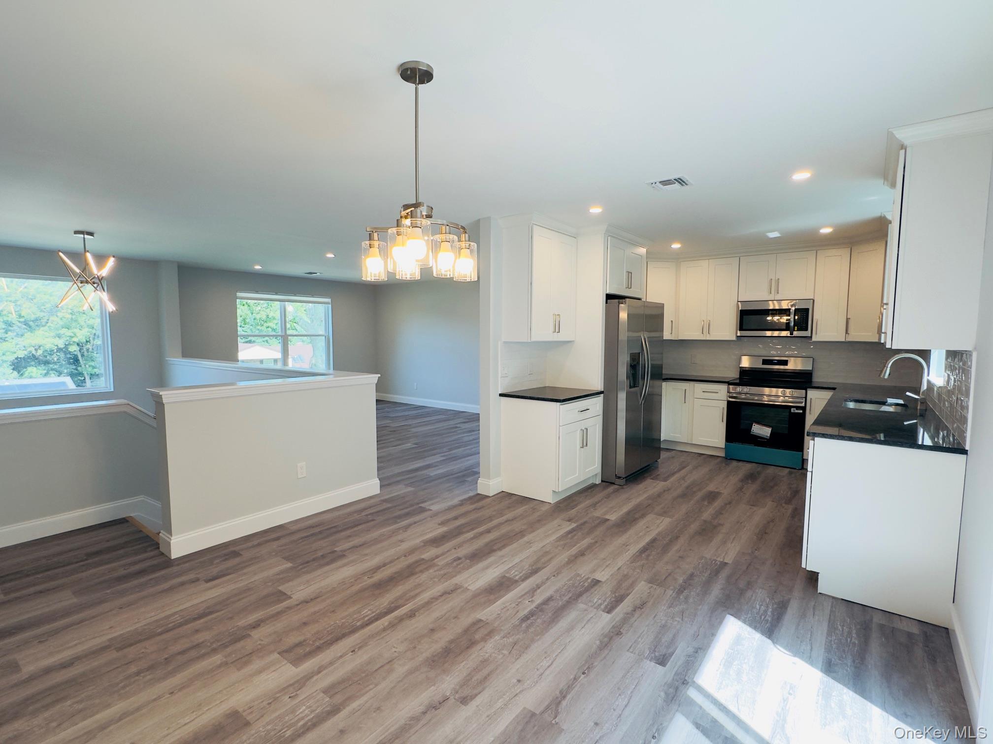 4th image of 25 Walnut St, Brookhaven, NY 11727 | MLS# 1028796