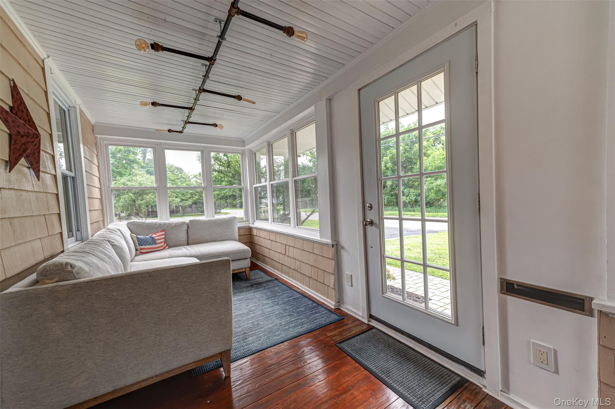 3rd image of 116 Railroad Ave, Smithtown, NY 11780 | MLS# 1028816