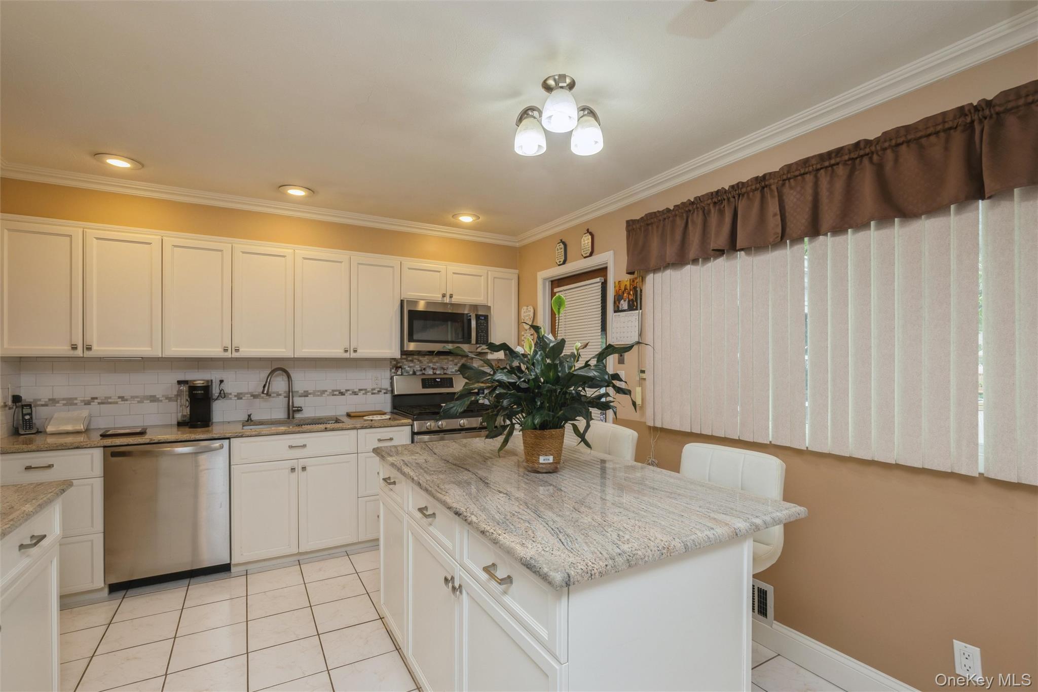 4th image of 26 Dartmouth Dr, Babylon, NY 11729 | MLS# 1028826