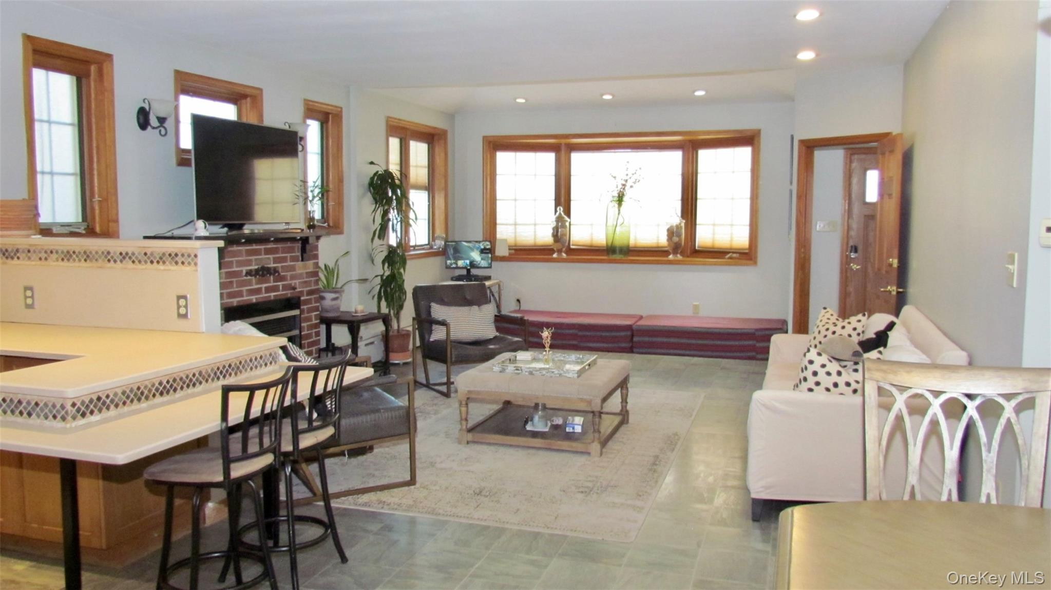3rd image of 66-71 74Th St, New York, NY 11379 | MLS# 1028847