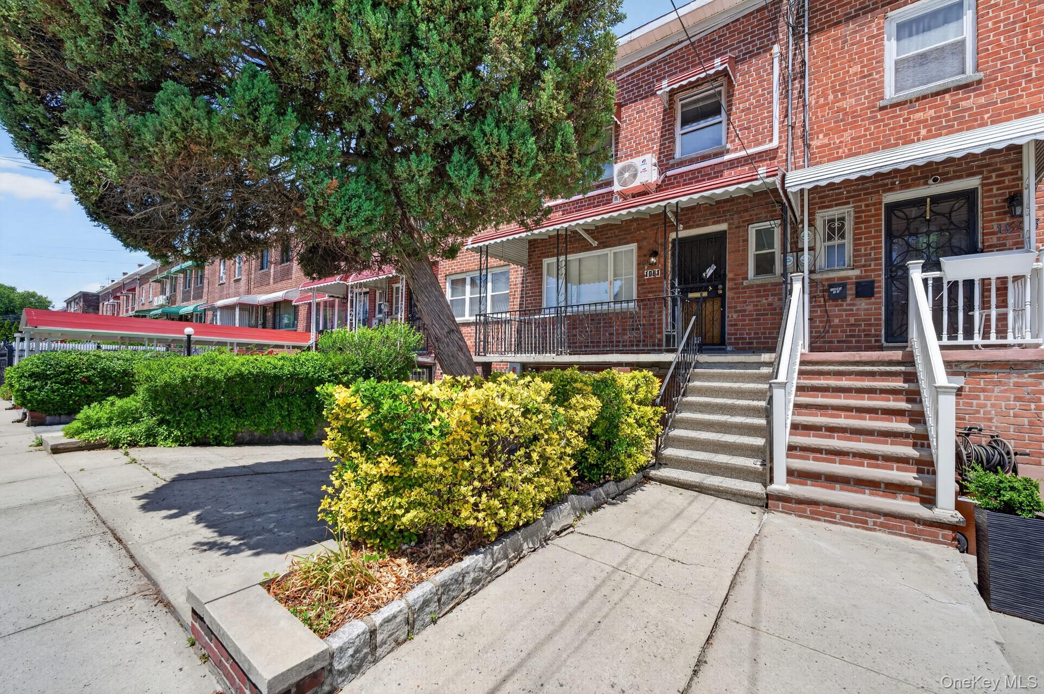 15th image of 1061 E 218th St, New York, NY 10469 | MLS# 1028848