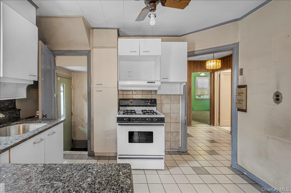 3rd image of 125 Sterling Rd, Hempstead, NY 11003 | MLS# 1028922