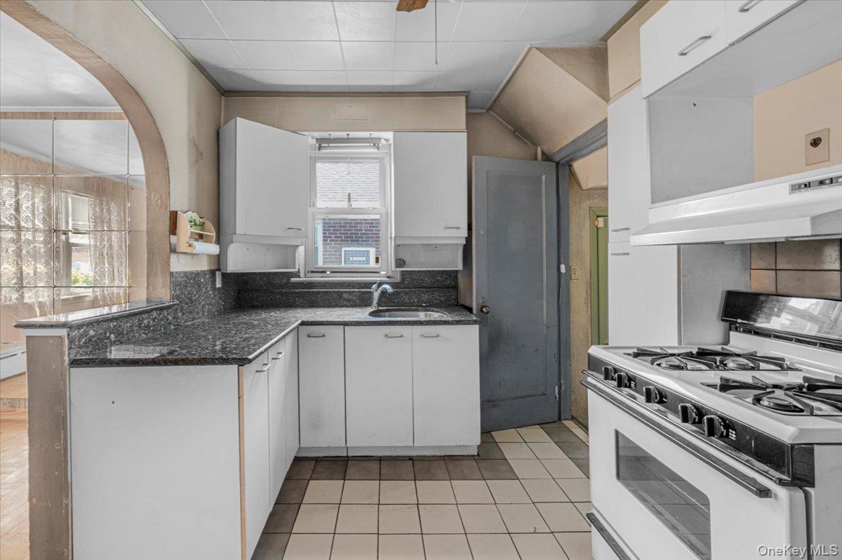 4th image of 125 Sterling Rd, Hempstead, NY 11003 | MLS# 1028922