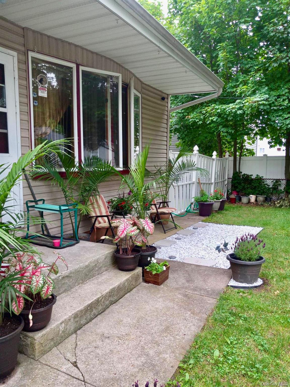 3rd image of 206 Bay Shore Rd, North Babylon, NY 11703 | MLS# 1028927