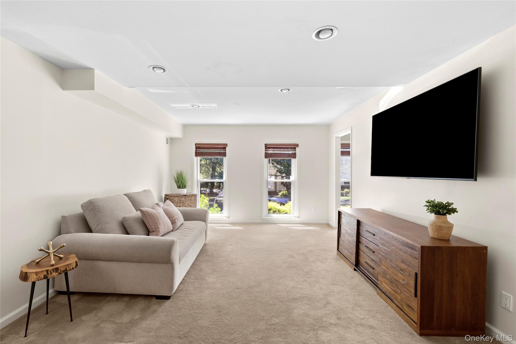 2nd image of 26 Jennings Ln, Oyster Bay, NY 11797 | MLS# 1028929