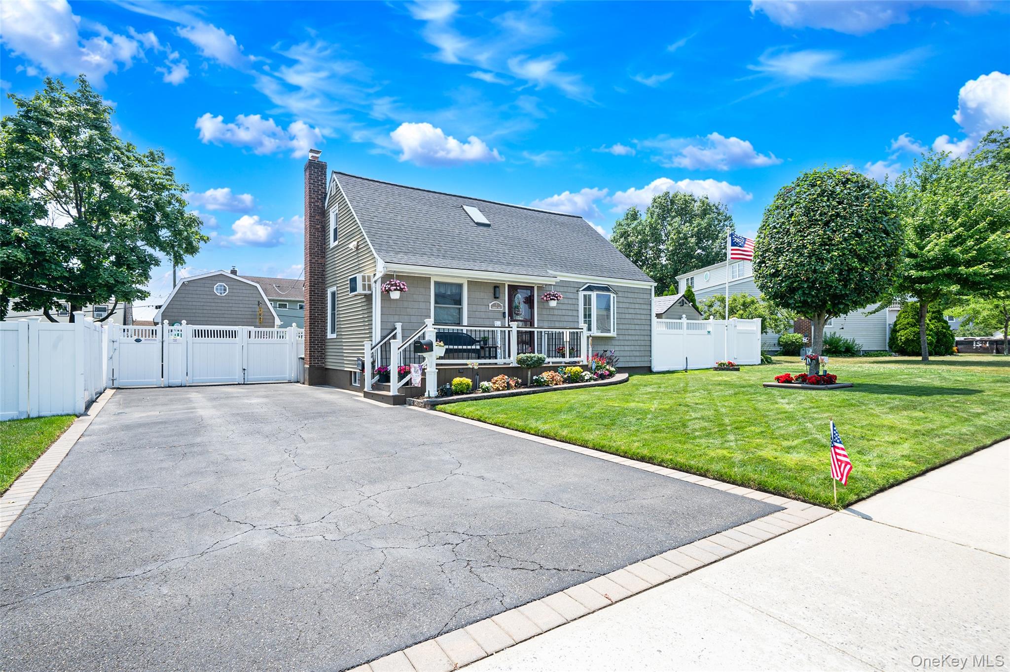 3rd image of 7 Farmedge Rd, Hempstead, NY 11714 | MLS# 1028978