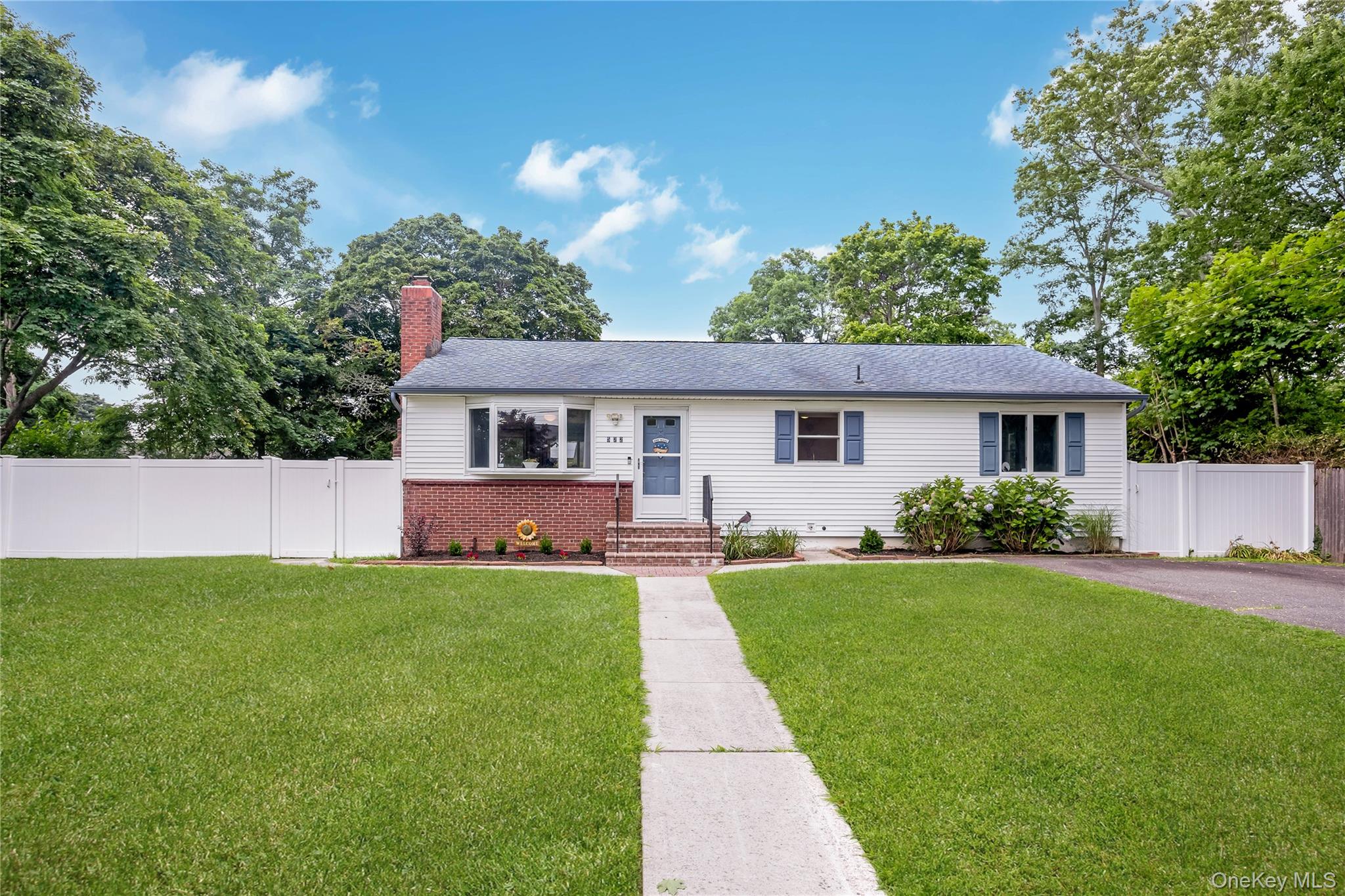 1st image of 522 Amsterdam Ave, East Patchogue, NY 11772 | MLS# 1028985