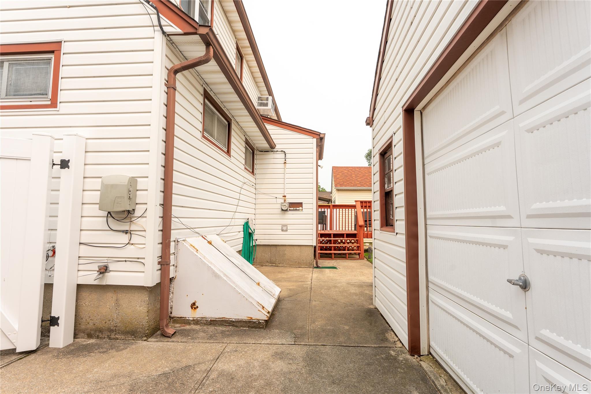 5th image of 81 Montgomery Ave, Hempstead, NY 11572 | MLS# 1029003