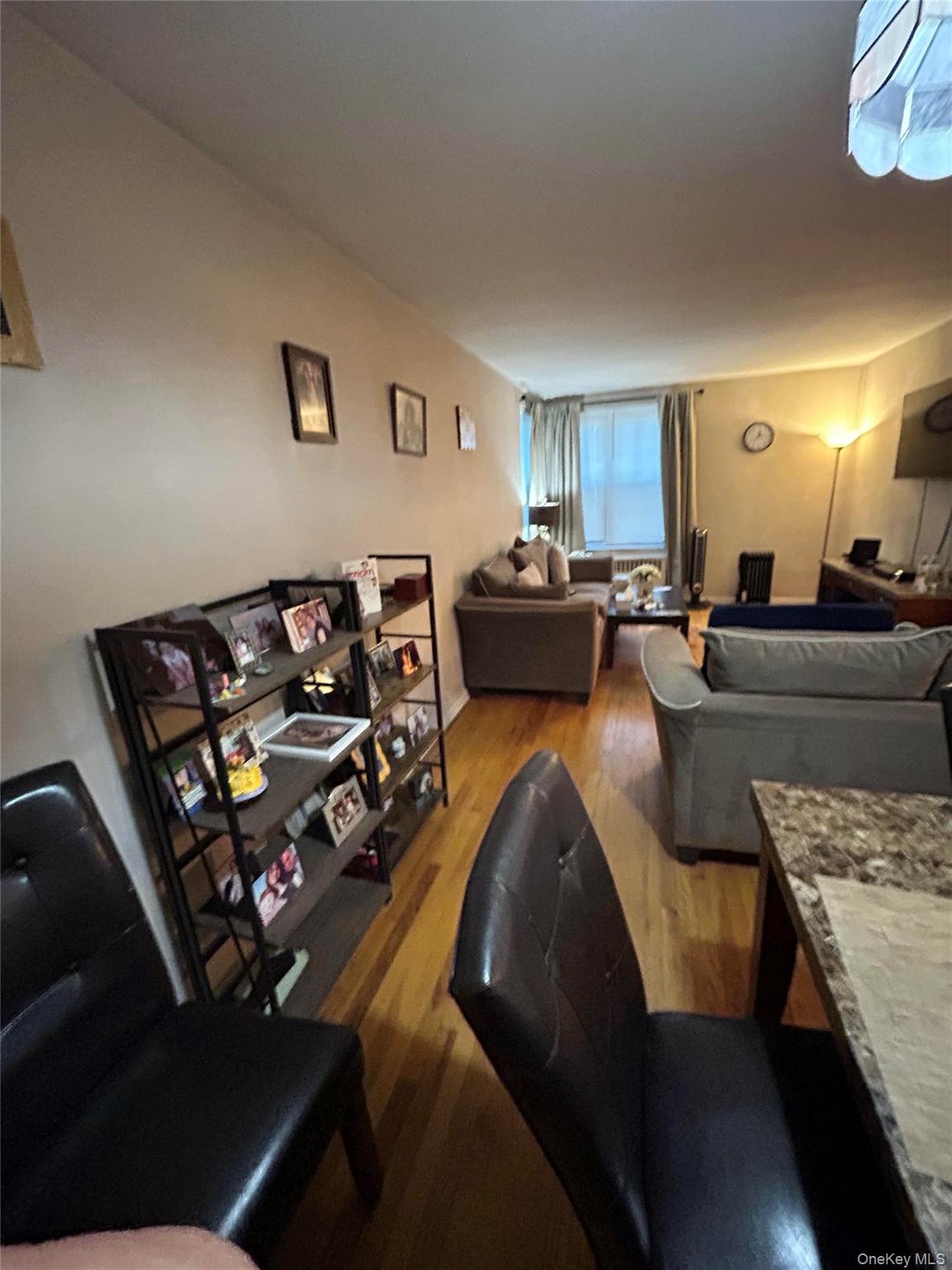 3rd image of 194 Smith St, Hempstead, NY 11550