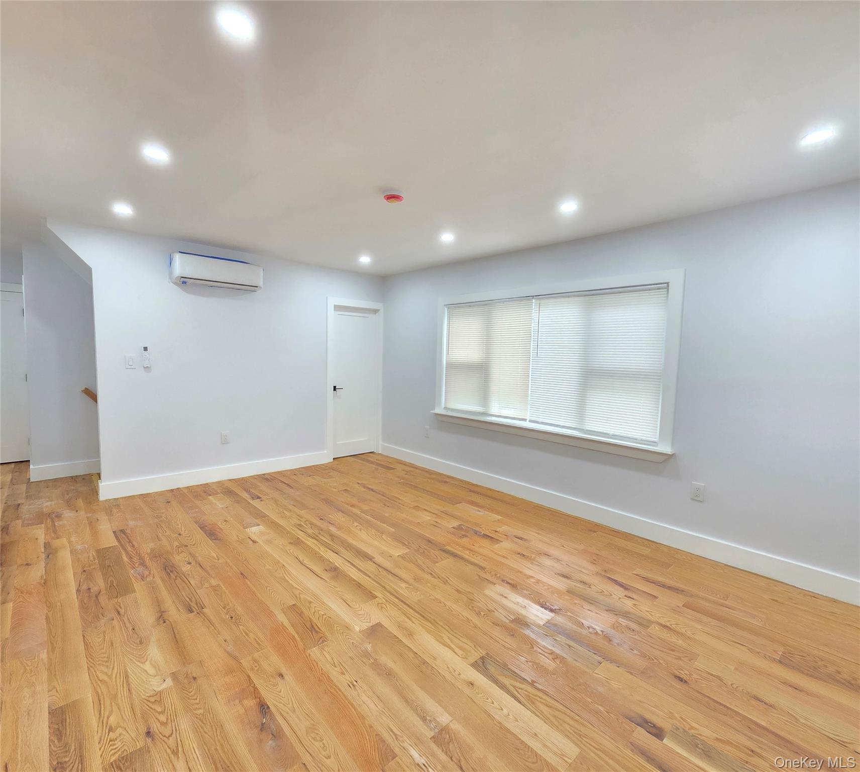 3rd image of 21624 132Nd Ave, New York, NY 11413 | MLS# 1029038