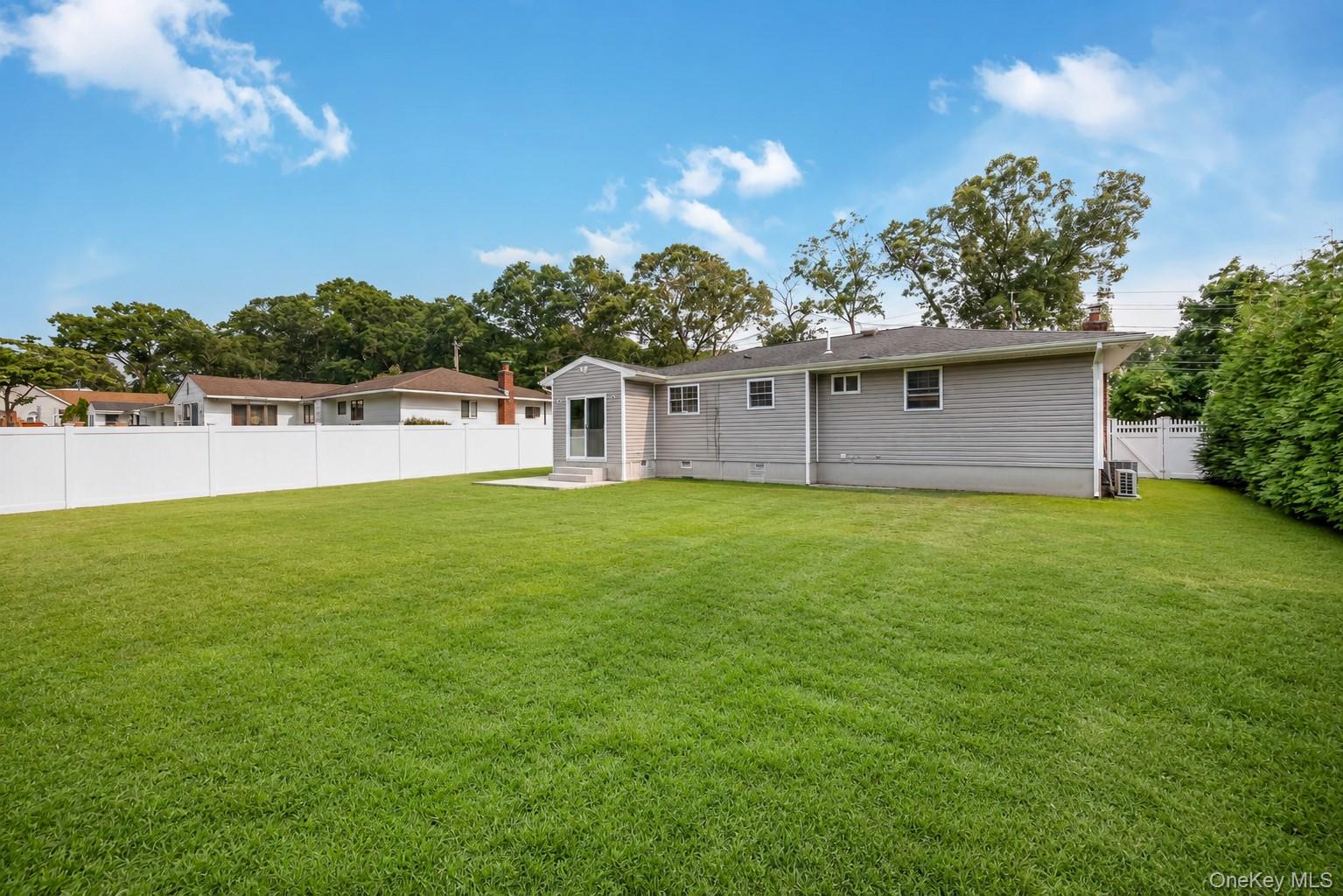 23rd image of 183 Cherokee St, Ronkonkoma, NY 11779 | MLS# 1029047