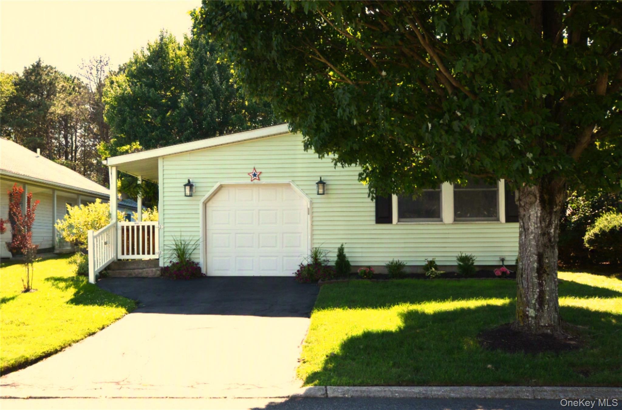 2nd image of 105 W Village Cir #105, Brookhaven, NY 11949 | MLS# 1029061