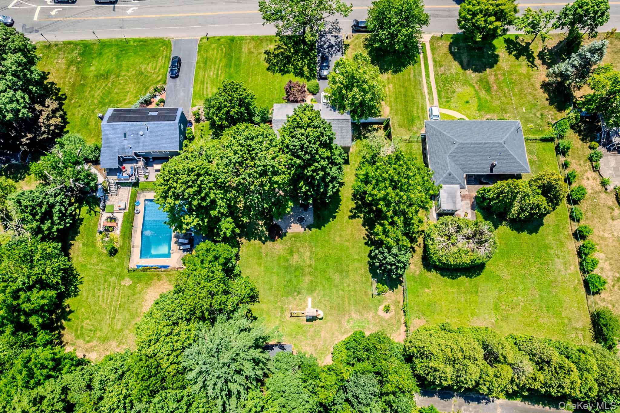 34th image of 337 Burr Rd, Huntington, NY 11731 | MLS# 1029083