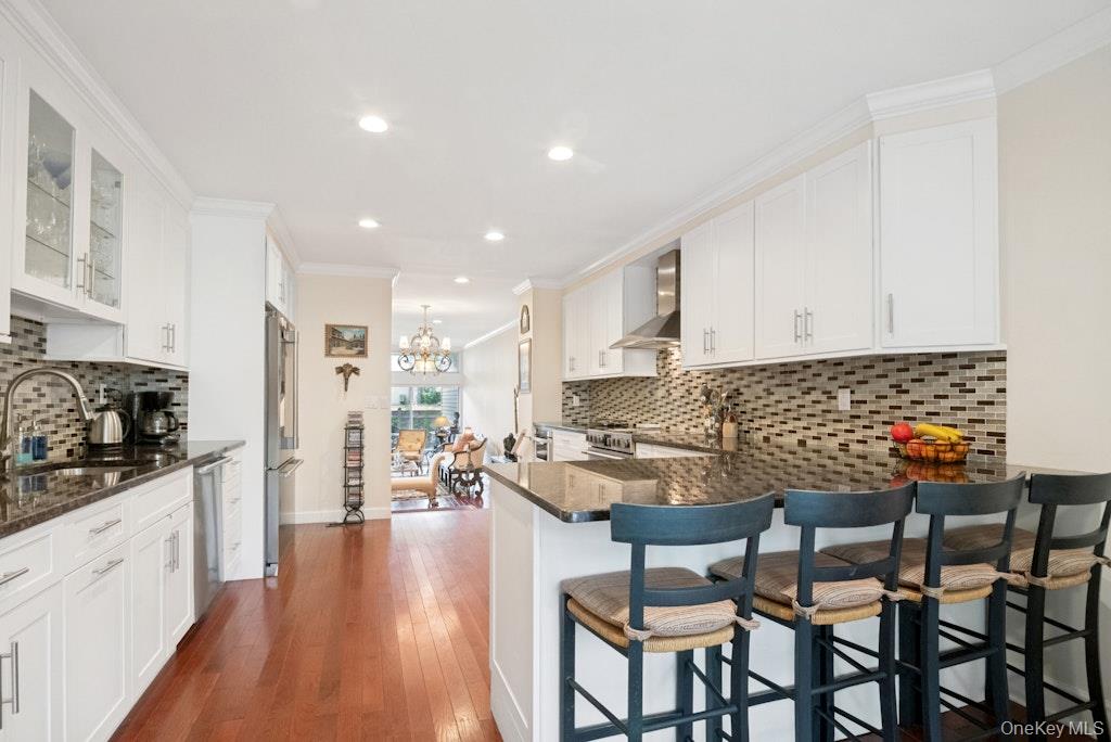 3rd image of 8 Waterside Close, Eastchester, NY 10709 | MLS# 1029098