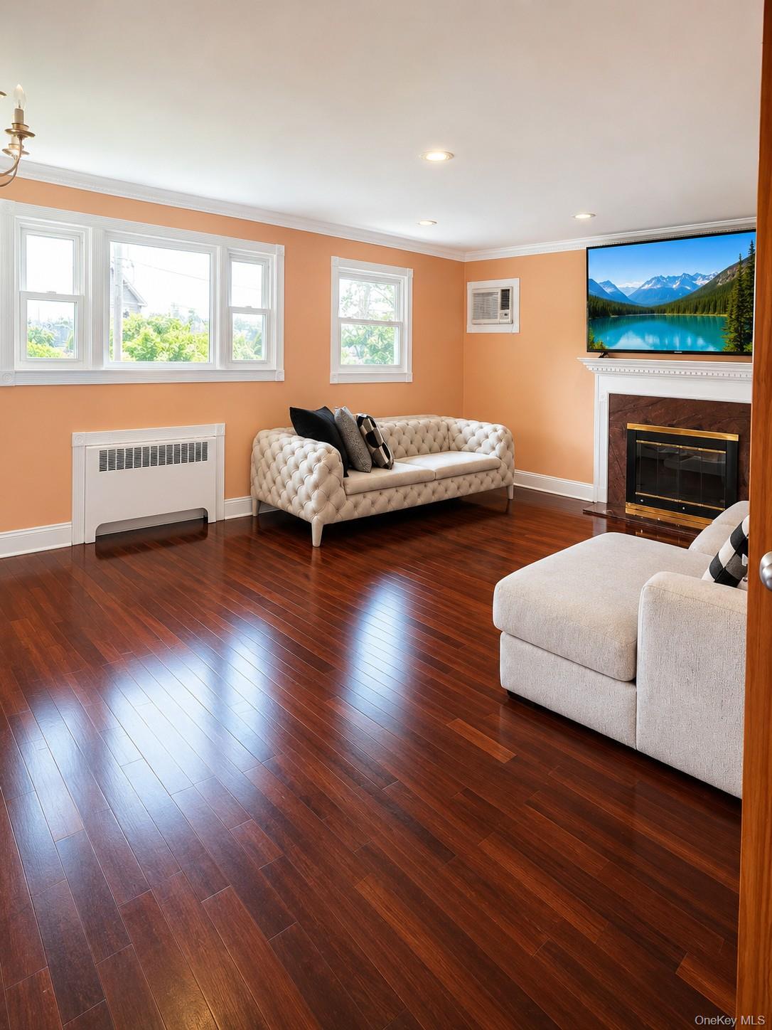 4th image of 180 Sutton Manor Rd, New Rochelle, NY 10801 | MLS# 1029106