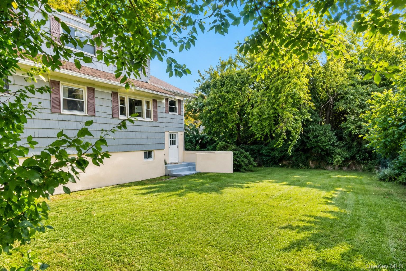 8th image of 180 Sutton Manor Rd, New Rochelle, NY 10801 | MLS# 1029106
