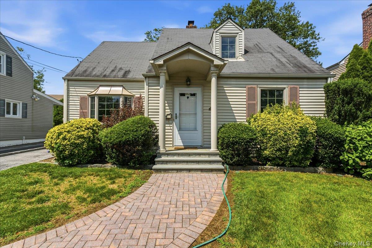 1st image of 194 Lincoln Pl, Eastchester, NY 10709 | MLS# 1029164