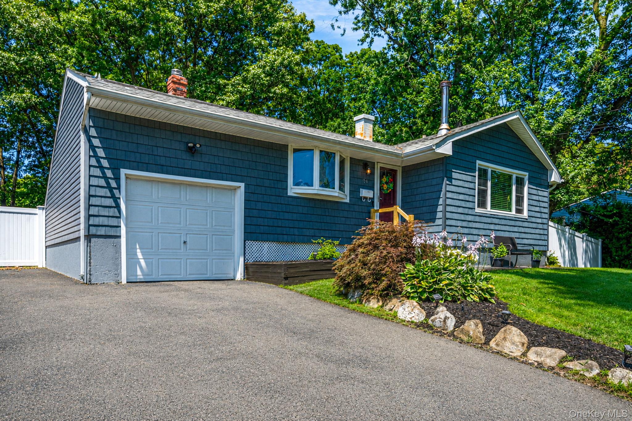 2nd image of 14 Antler Ln, South Setauket, NY 11720 | MLS# 1029179