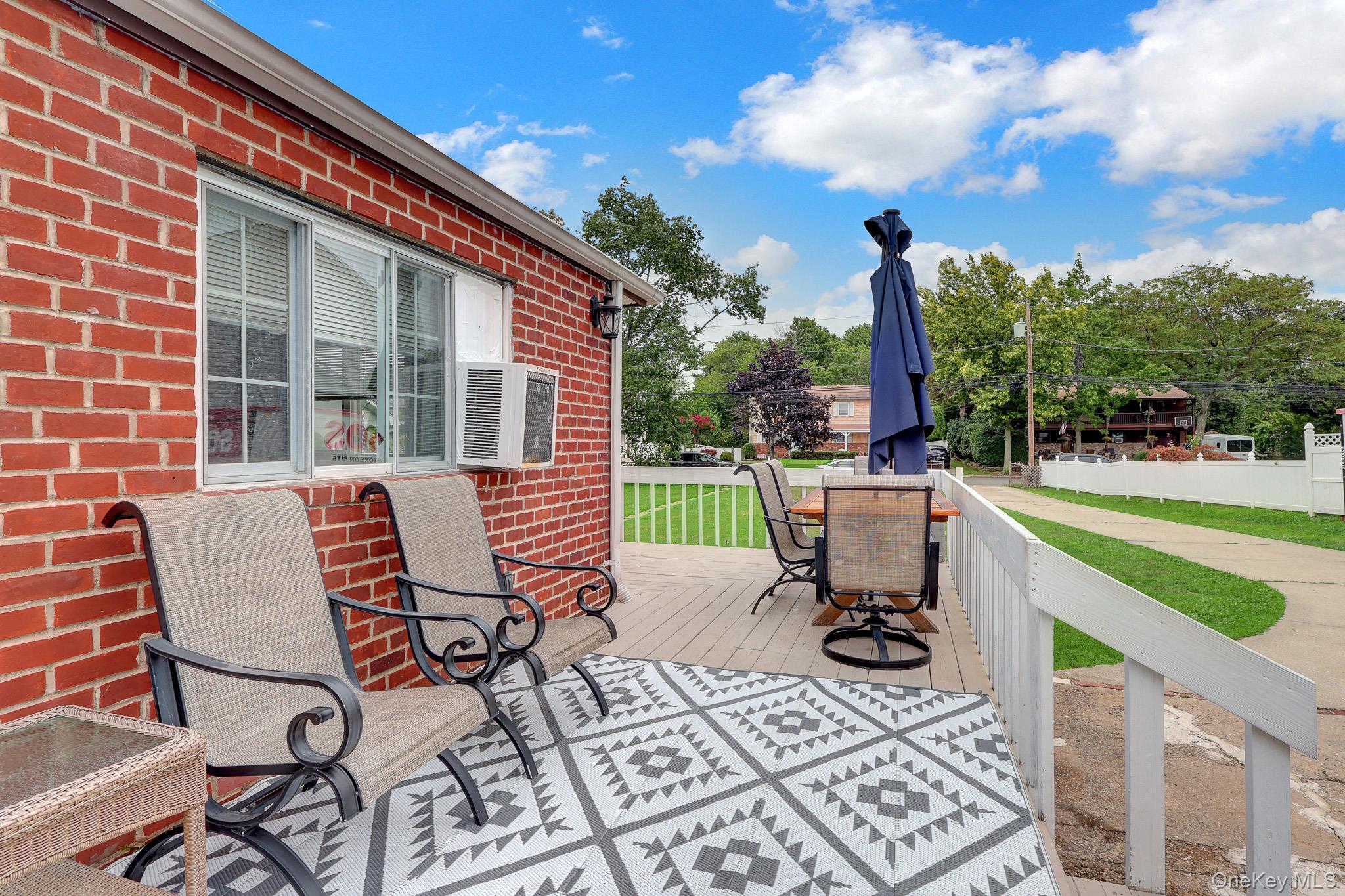 4th image of 629 East Dr, Babylon, NY 11757 | MLS# 1029193