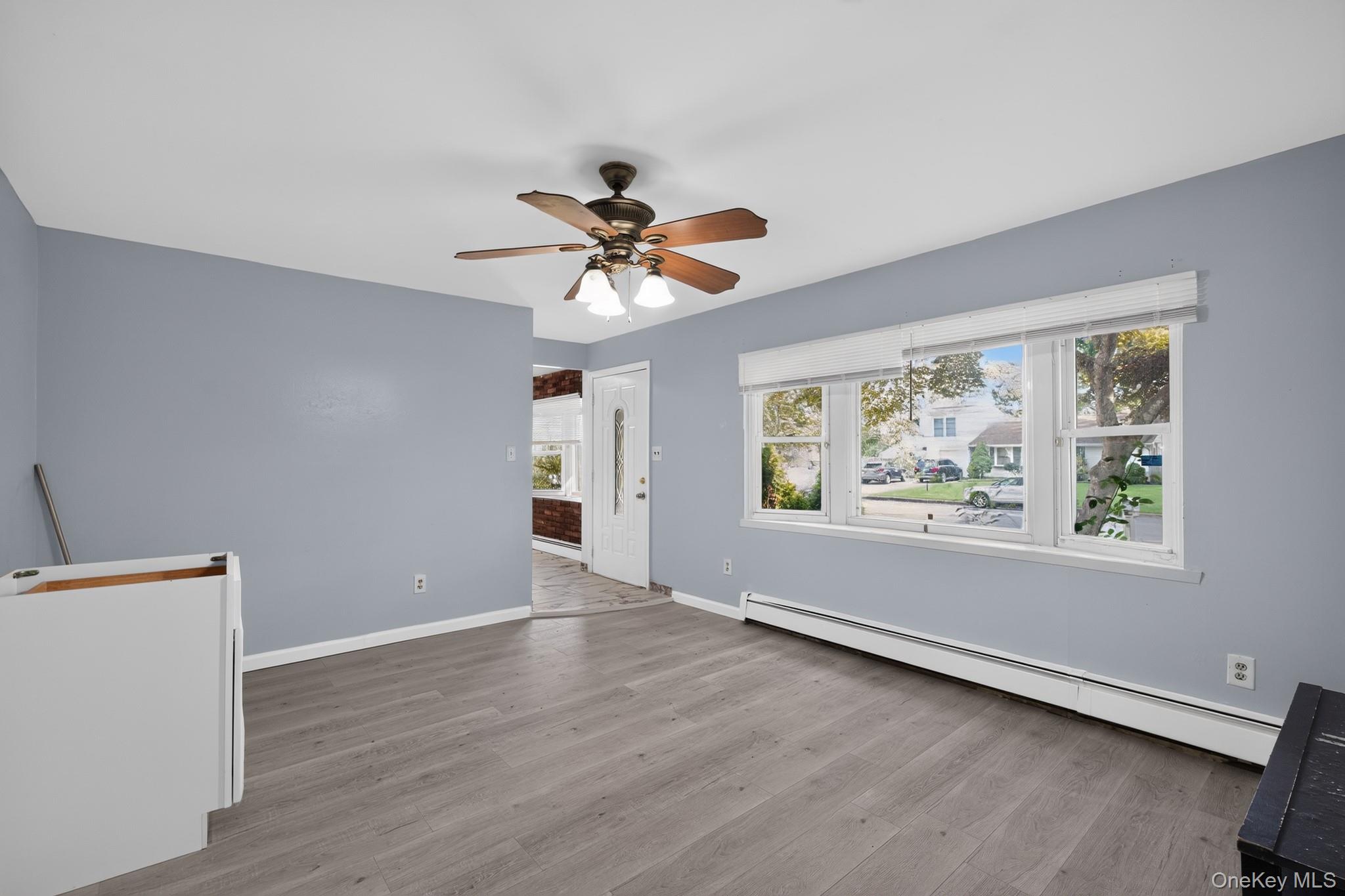 5th image of 3 Hickory Pl, Islip, NY 11706 | MLS# 1029205