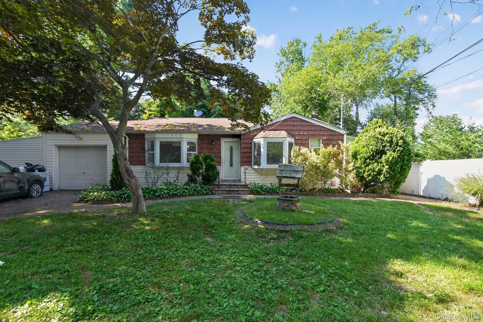 1st image of 3 Hickory Pl, Islip, NY 11706 | MLS# 1029205
