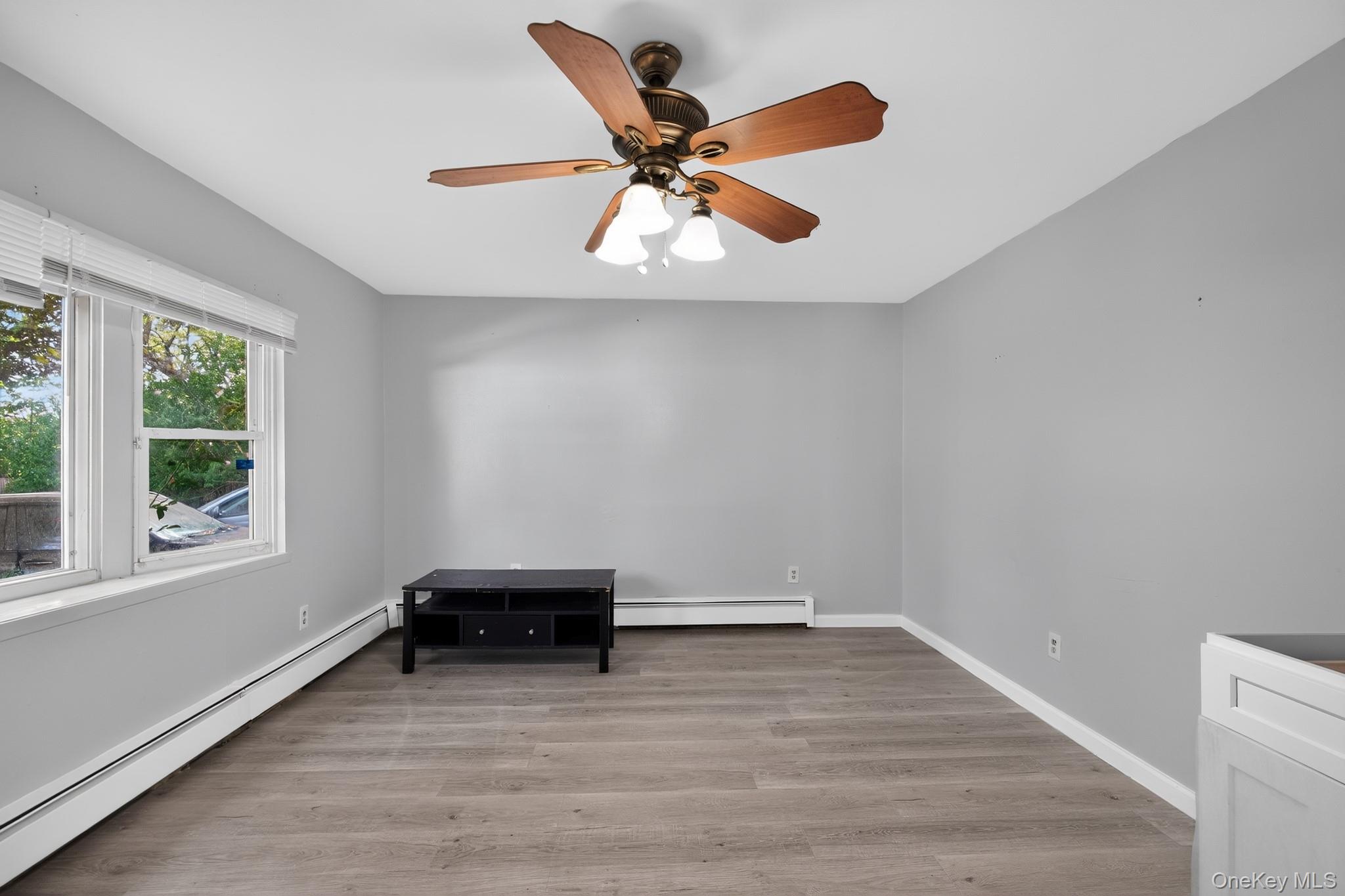 4th image of 3 Hickory Pl, Islip, NY 11706 | MLS# 1029205