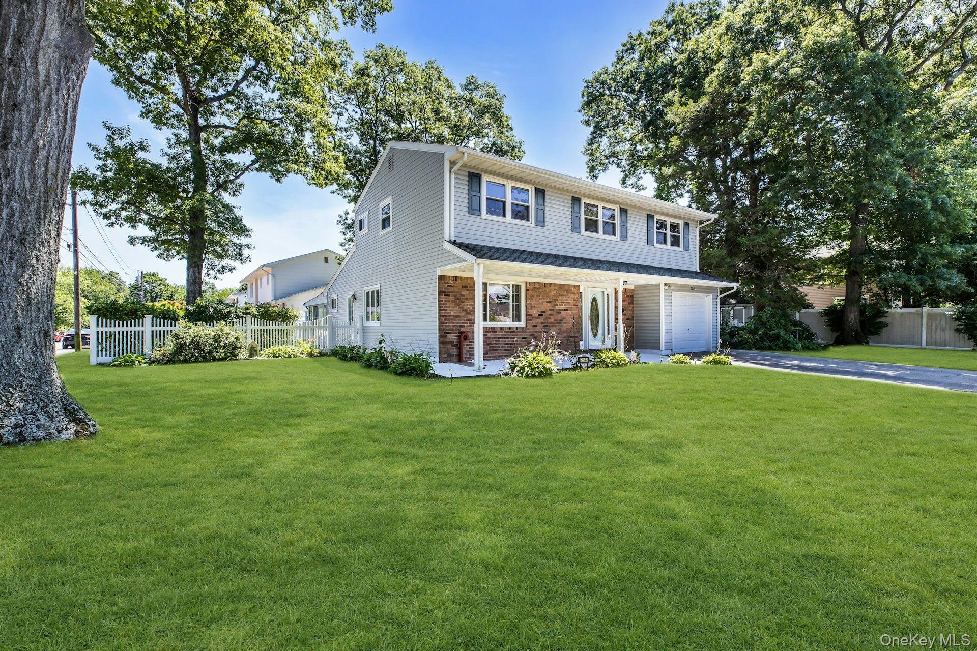 1st image of 258 Lafayette Rd, West Babylon, NY 11704 | MLS# 1029206