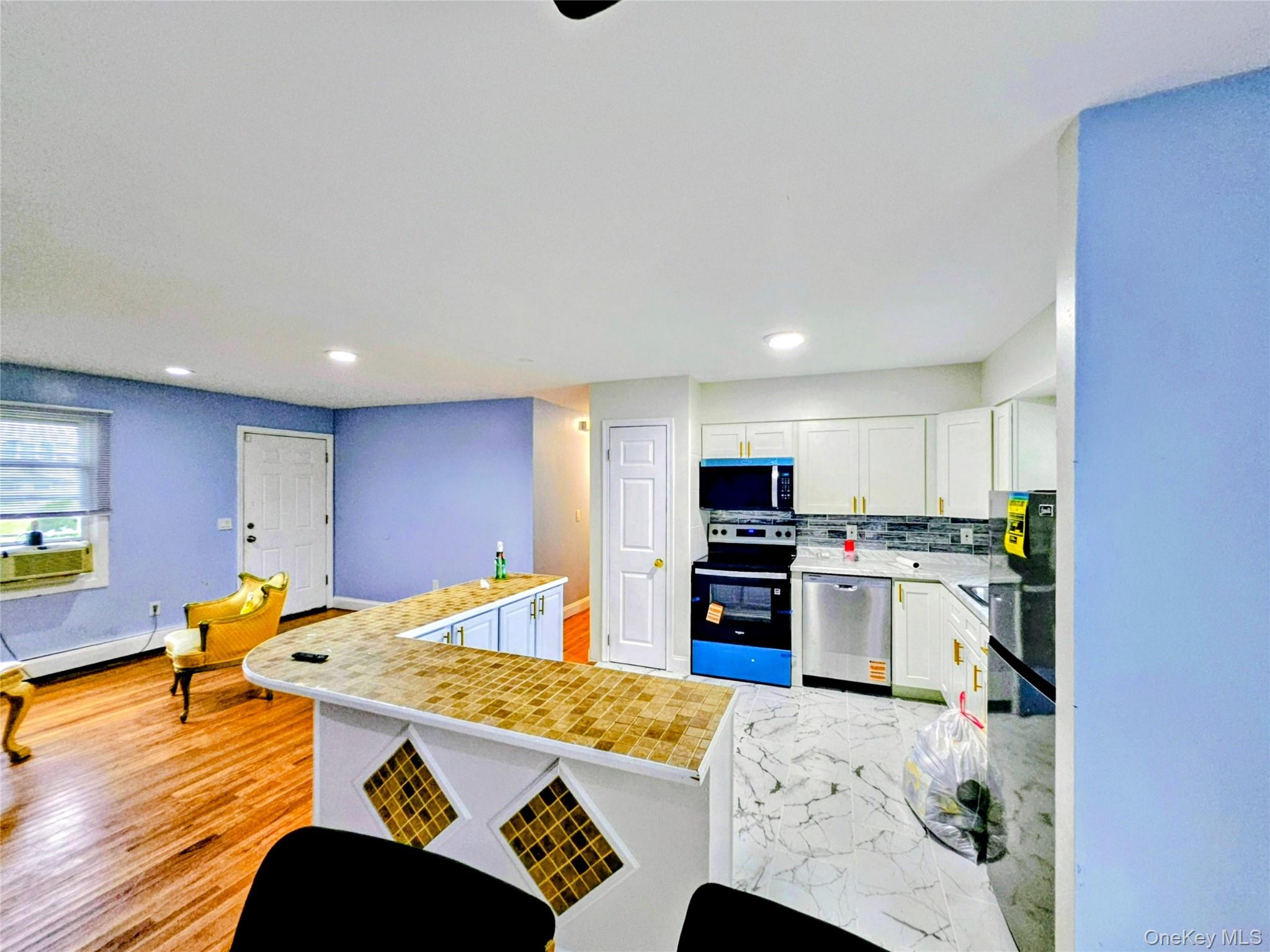 3rd image of 182 New York Ave, Islip, NY 11706 | MLS# 1029207