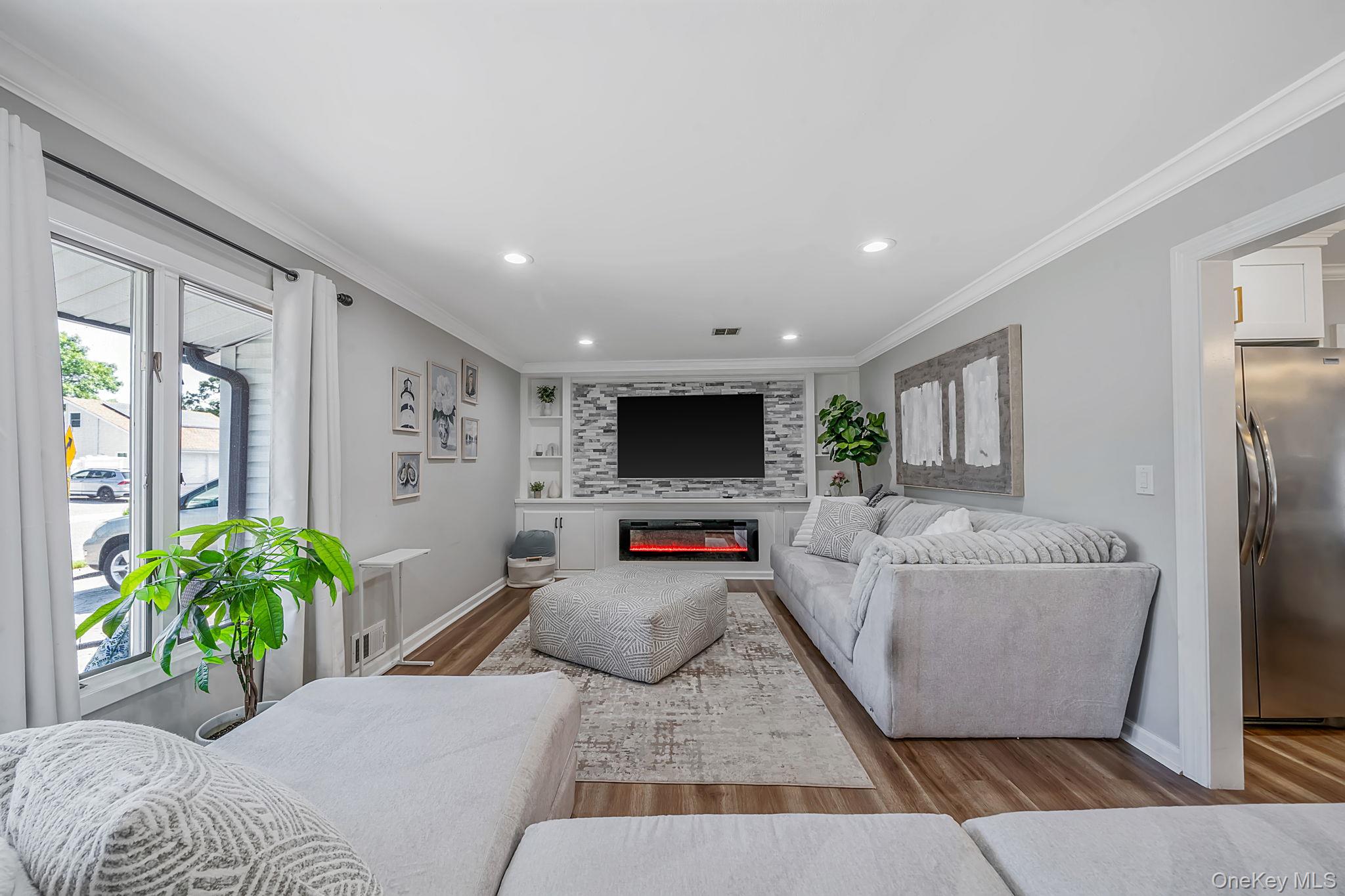 5th image of 102 Inverness Rd, Islip, NY 11741 | MLS# 1029224
