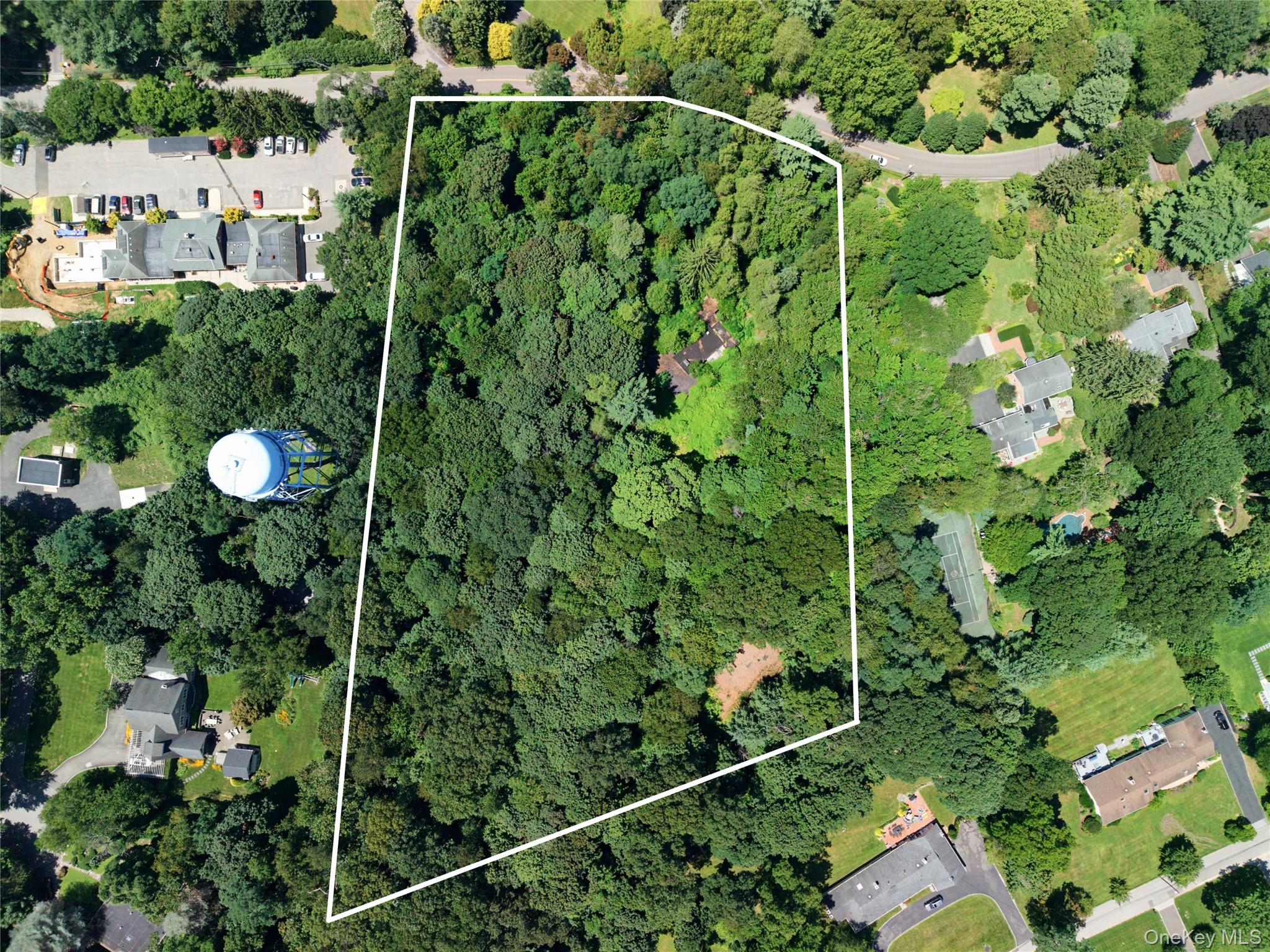 2nd image of 20 Tibbits Ln, North Hempstead, NY 11050 | MLS# 1029312