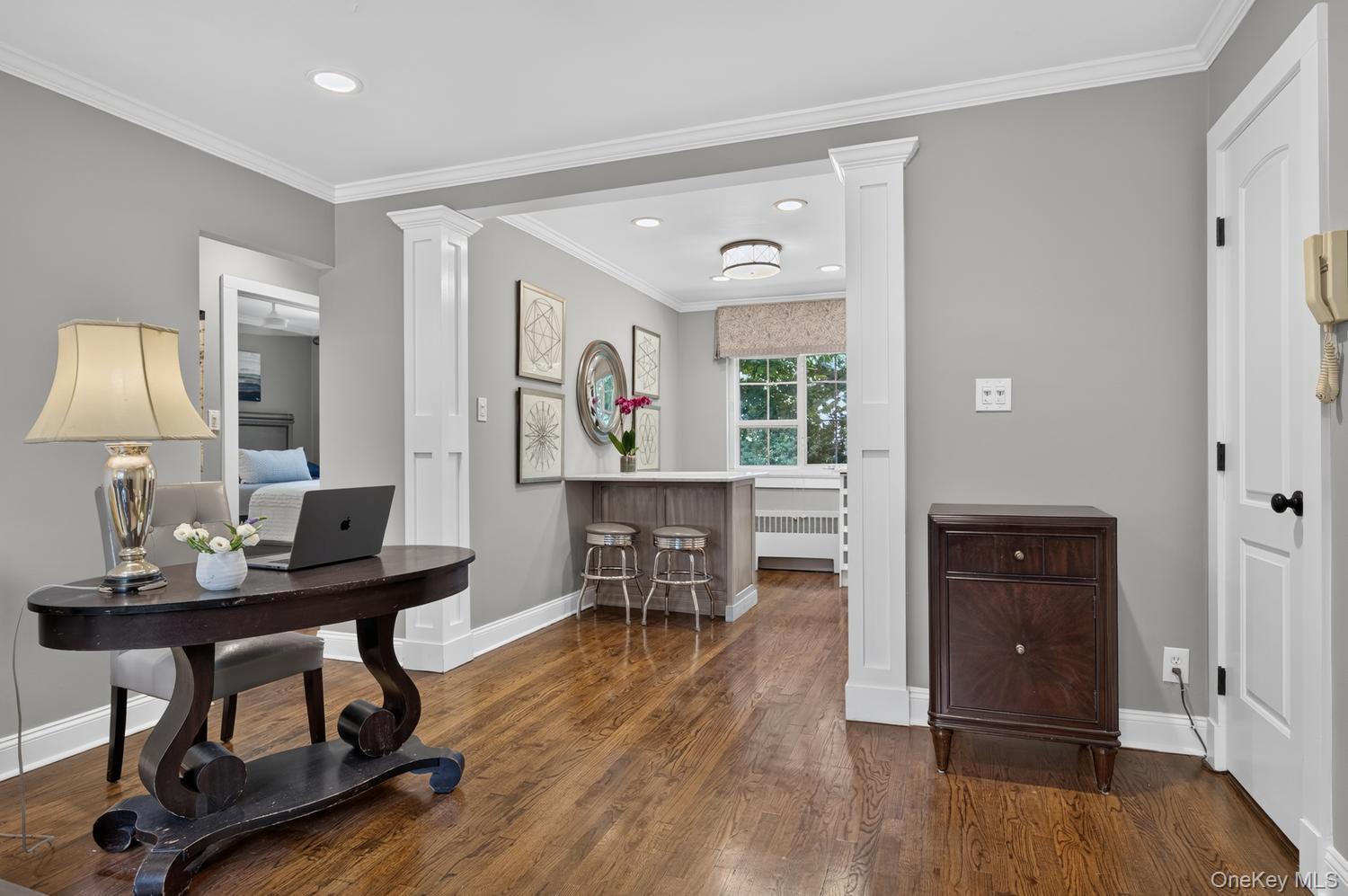 5th image of 35 Nathan Hale Dr, Huntington, NY 11743