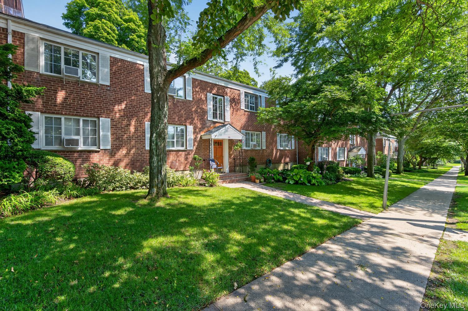2nd image of 35 Nathan Hale Dr #25B, Huntington, NY 11743 | MLS# 1029320