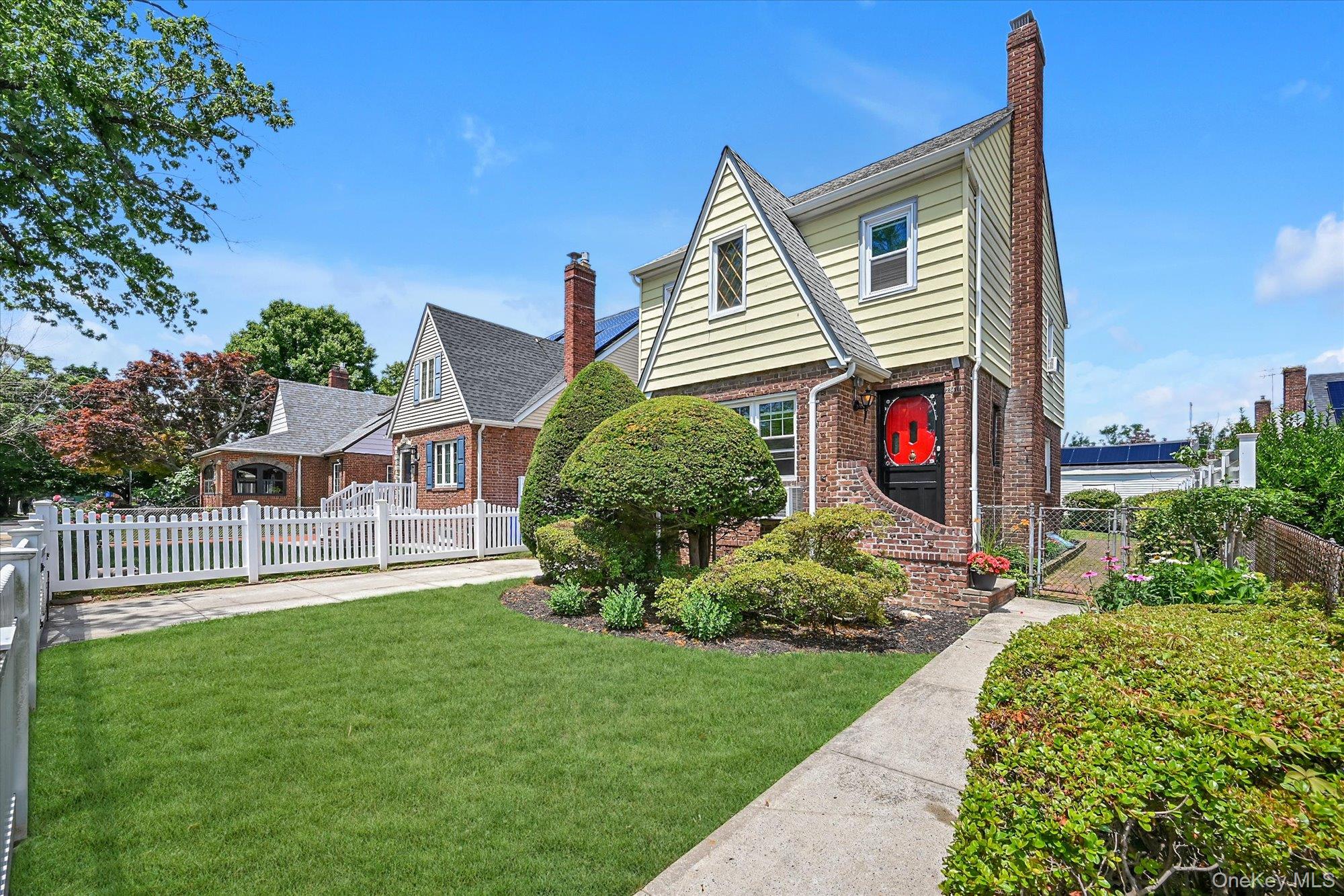 2nd image of 236 11 Seward Ave, New York, NY 11427 | MLS# 1029348