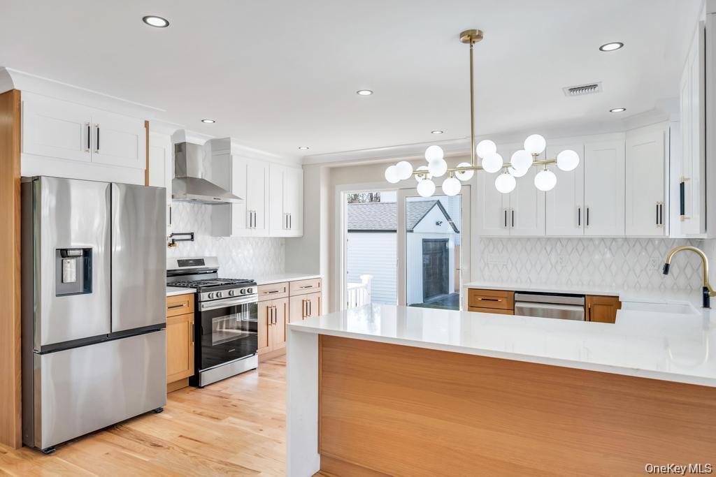 3rd image of 28 S Elm St, Oyster Bay, NY 11801 | MLS# 1029349