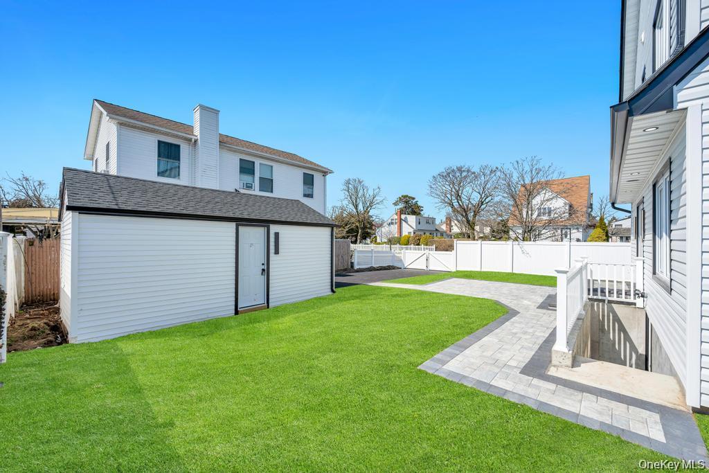 36th image of 28 S Elm St, Oyster Bay, NY 11801 | MLS# 1029349