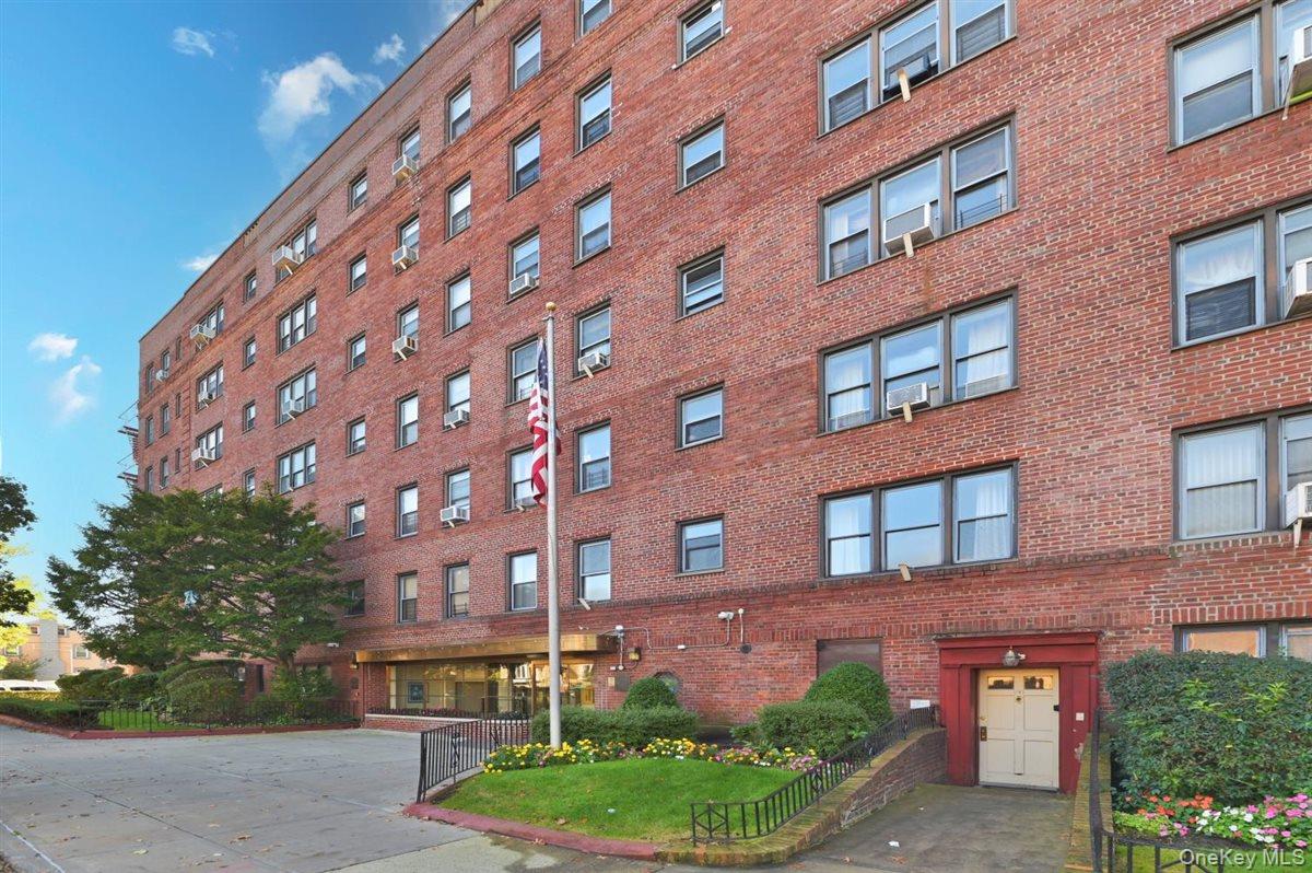 2nd image of The Betsy Ross, Jamaica, NY 11435